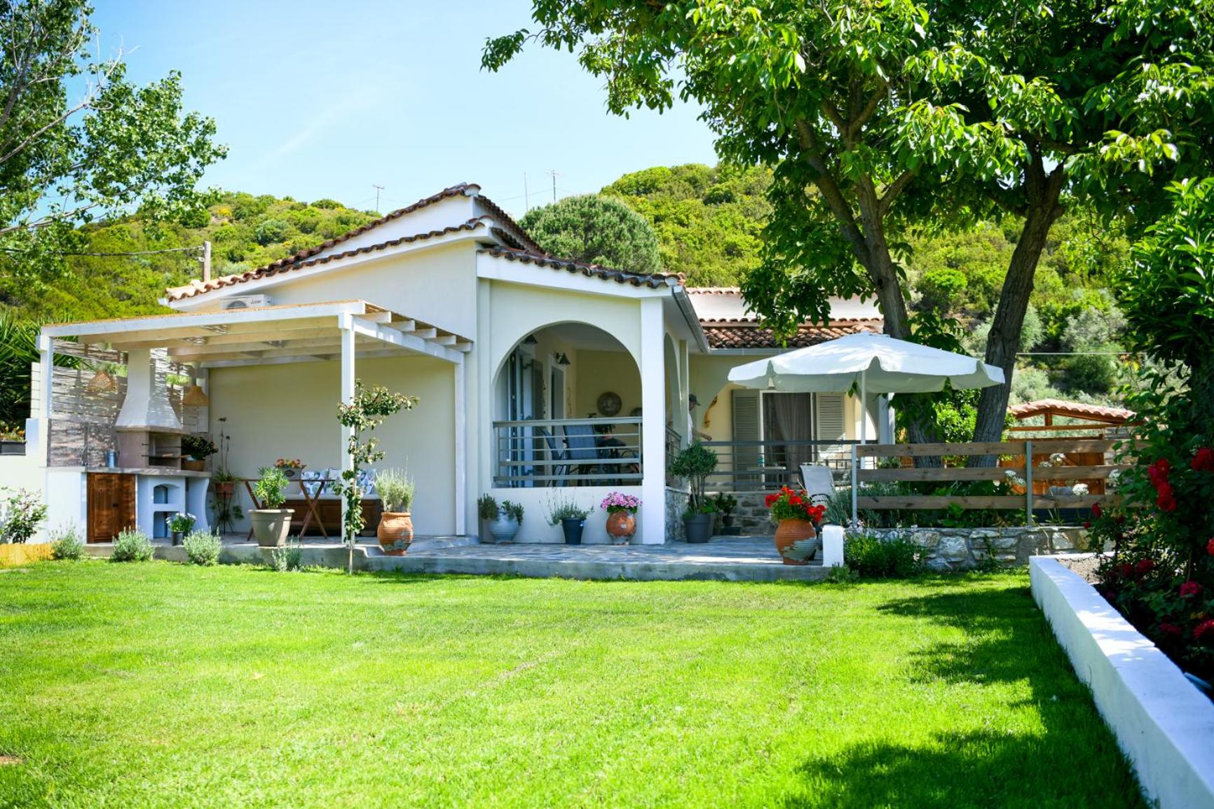 Hotel Vague Summer House - Image 1