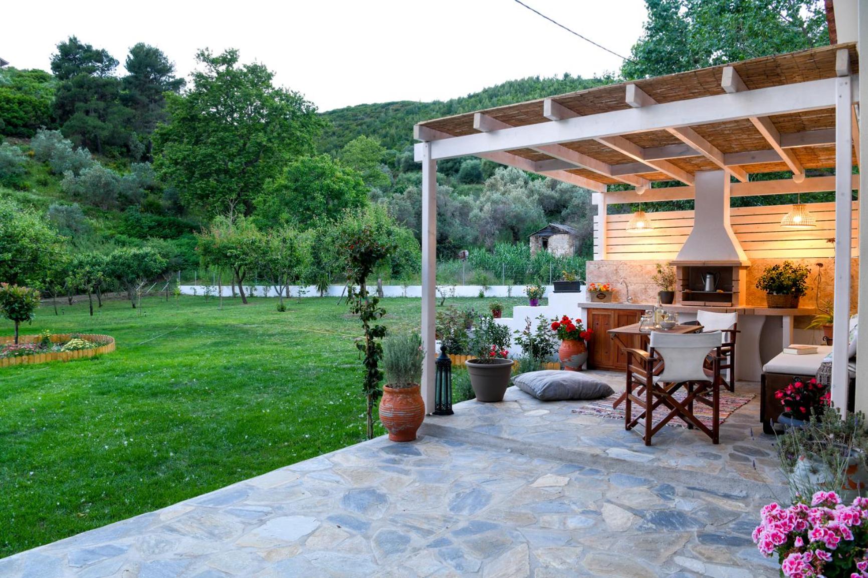 Vague Summer House view 5