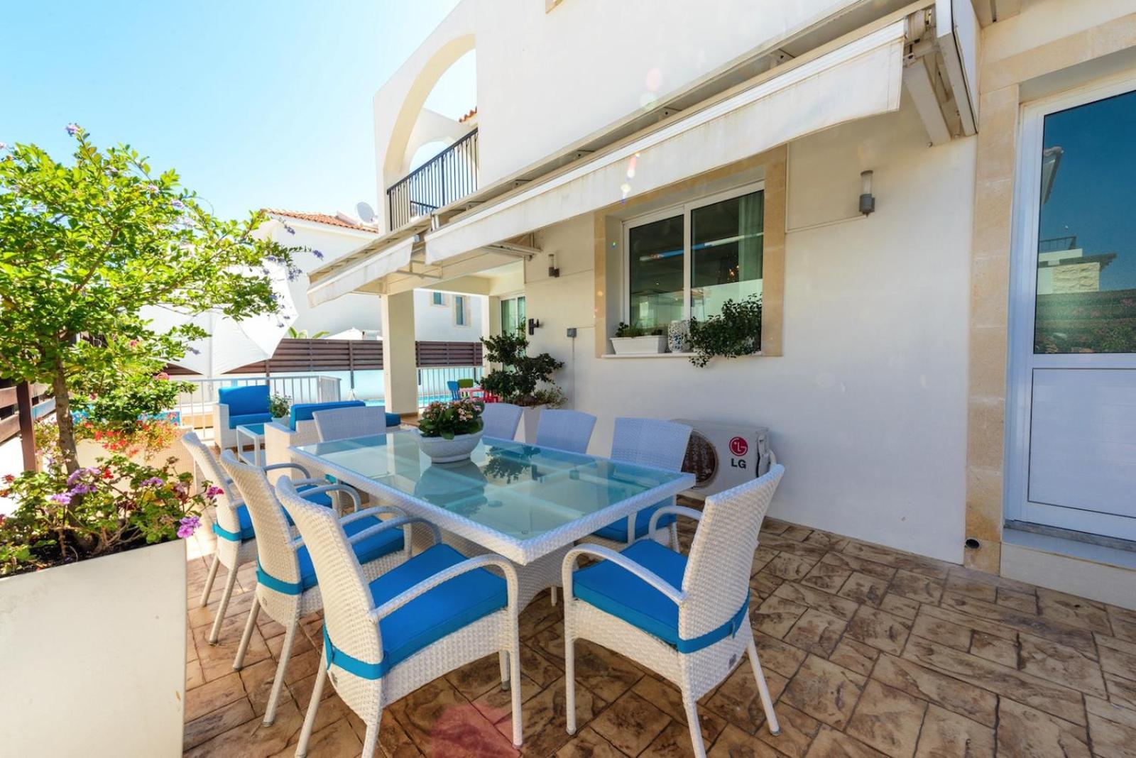 La Vita Villa #1