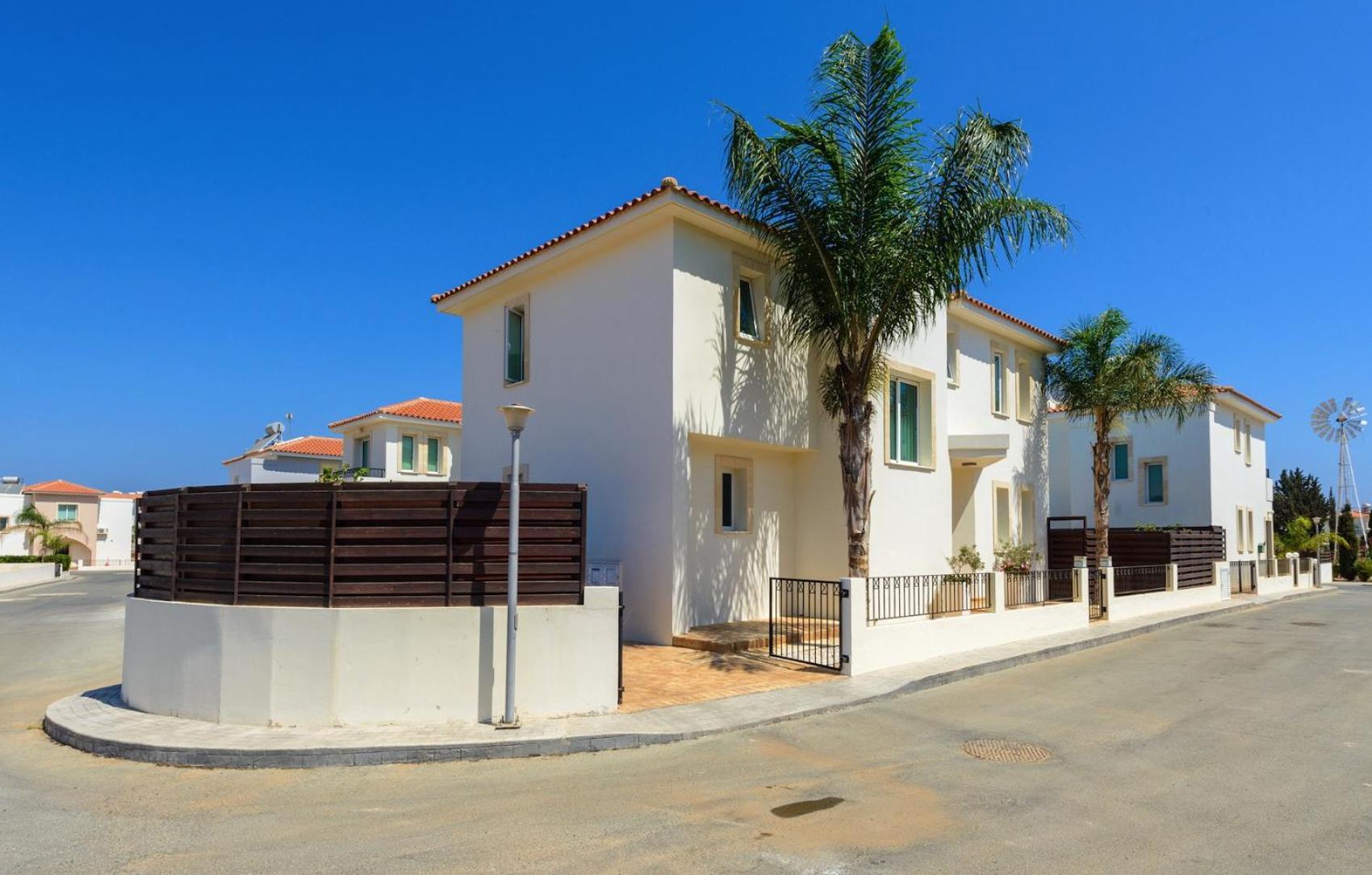 La Vita Villa #1
