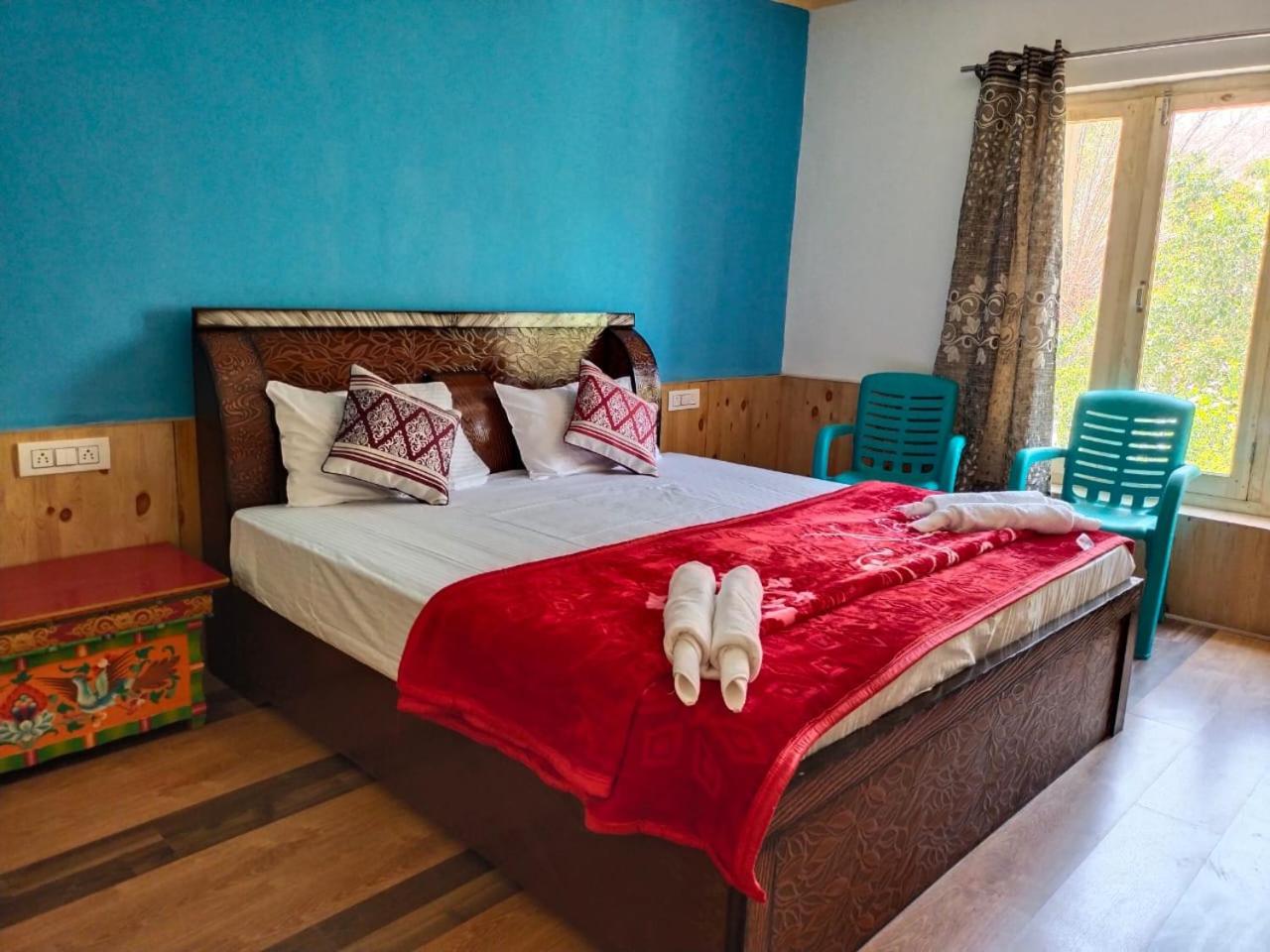 LA-TSAS GUEST HOUSE view 3