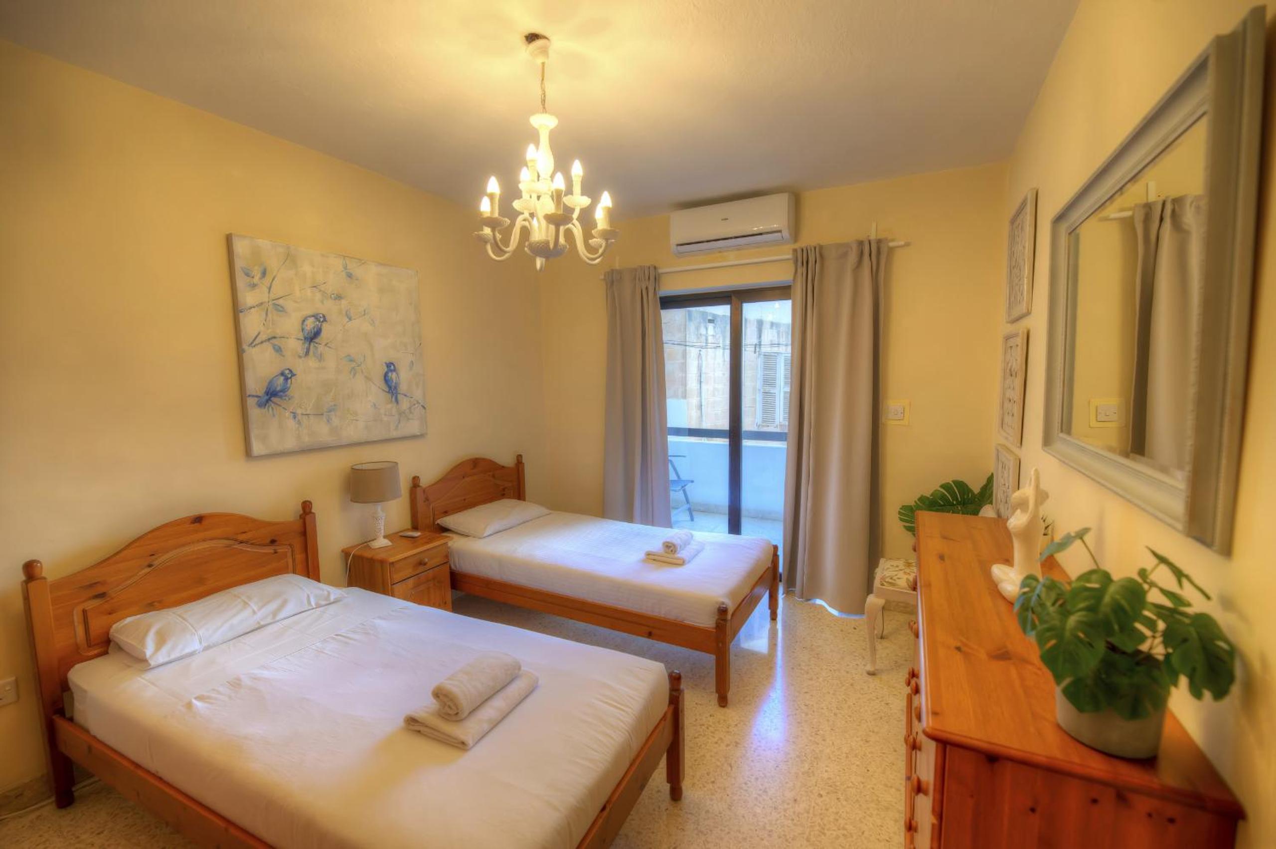 Large and bright apartment in the city centre GOSLM-2 view 2