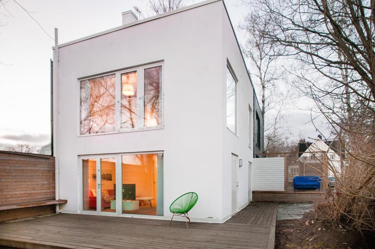 townhouse on Arlanda Stockholm metro line - easy checkin view 5