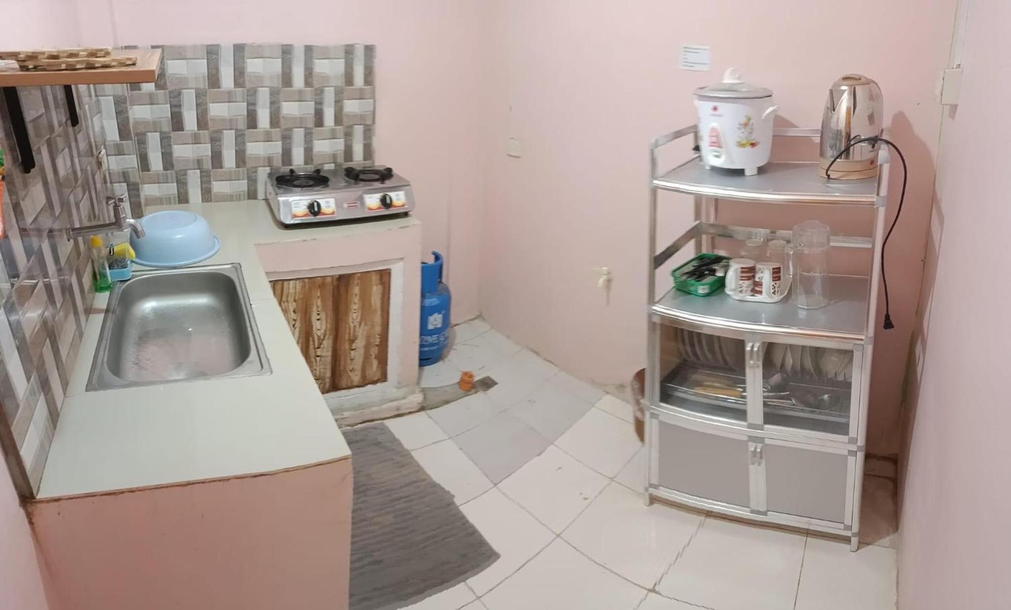 DJCI Apartelle Walk to Robinson & NE Pacific Mall 3 Min to SM Cabanatuan view 4
