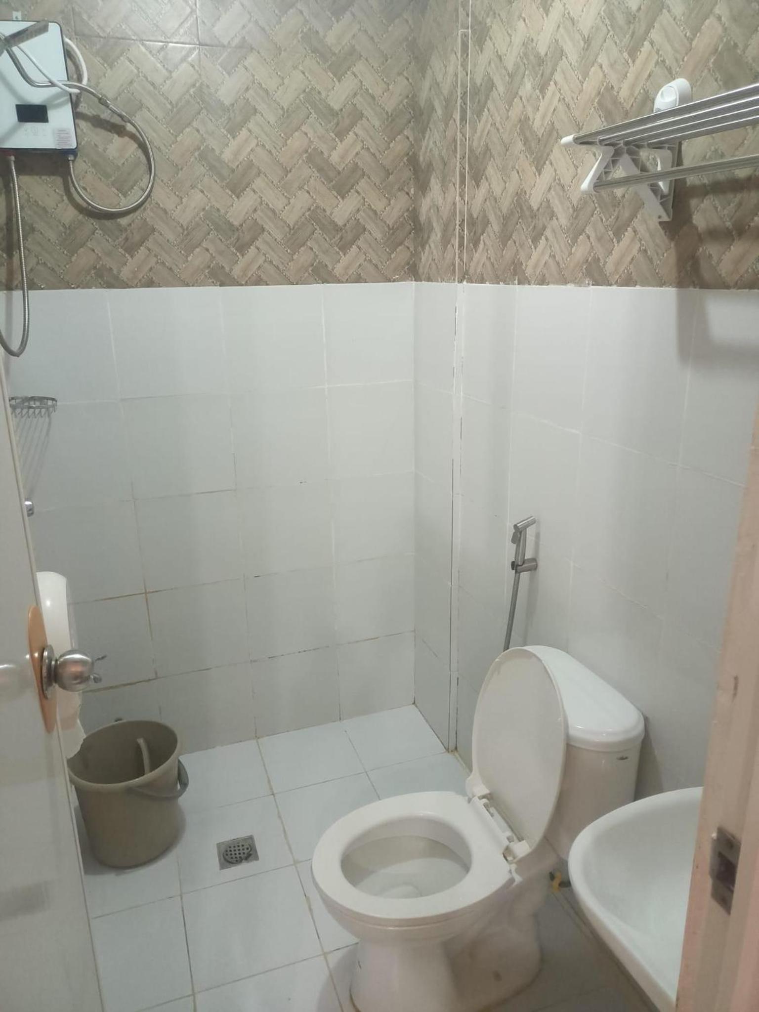 DJCI Apartelle Walk to Robinson & NE Pacific Mall 3 Min to SM Cabanatuan view 3