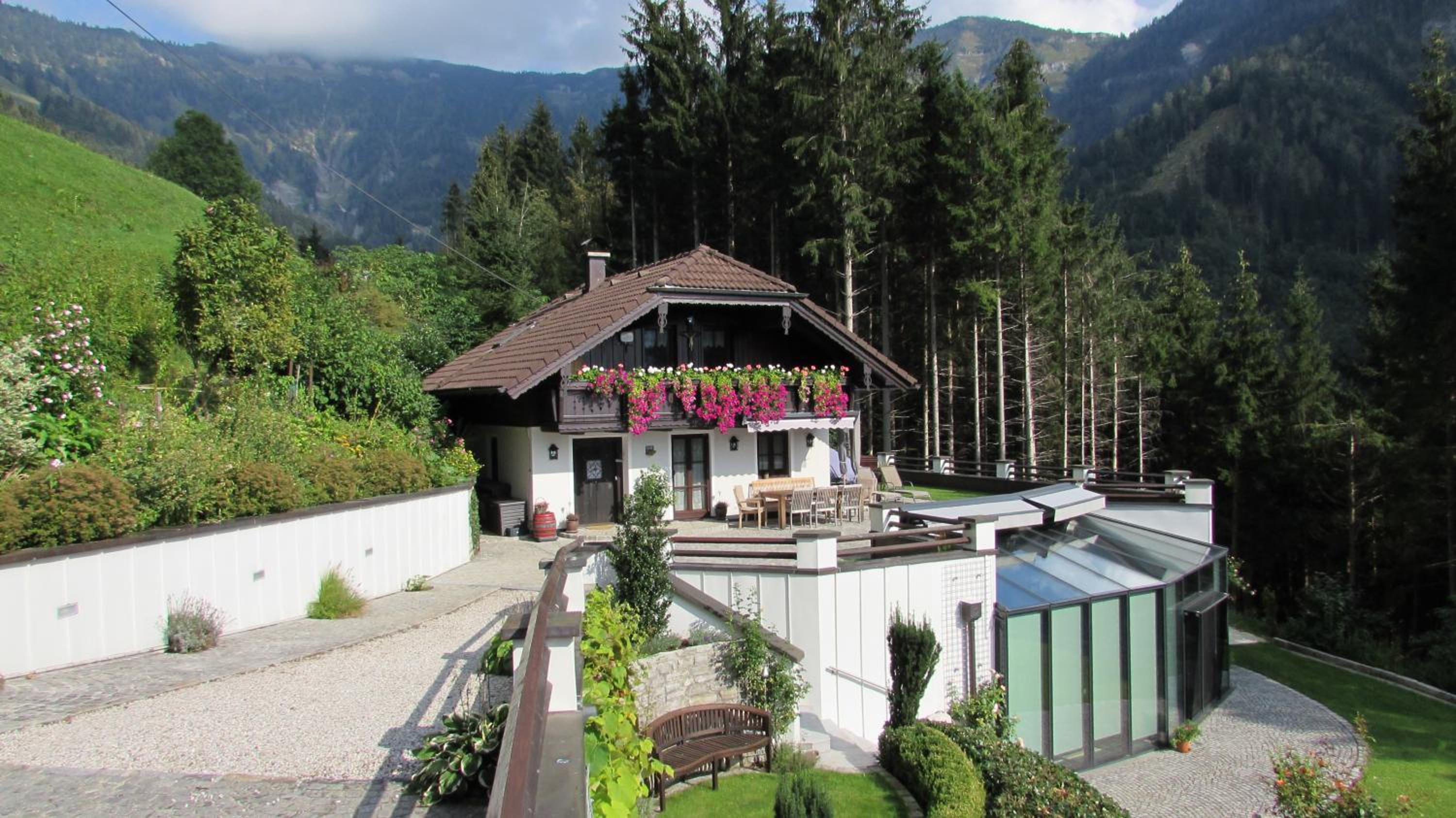 Haus in den Bergen view 2