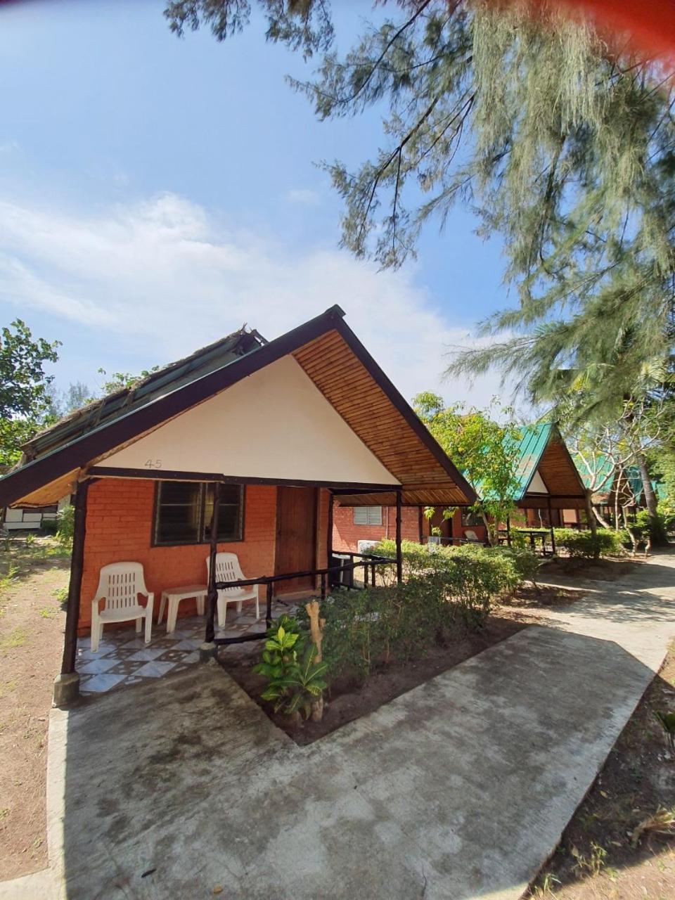 Kradan Beach Resort
