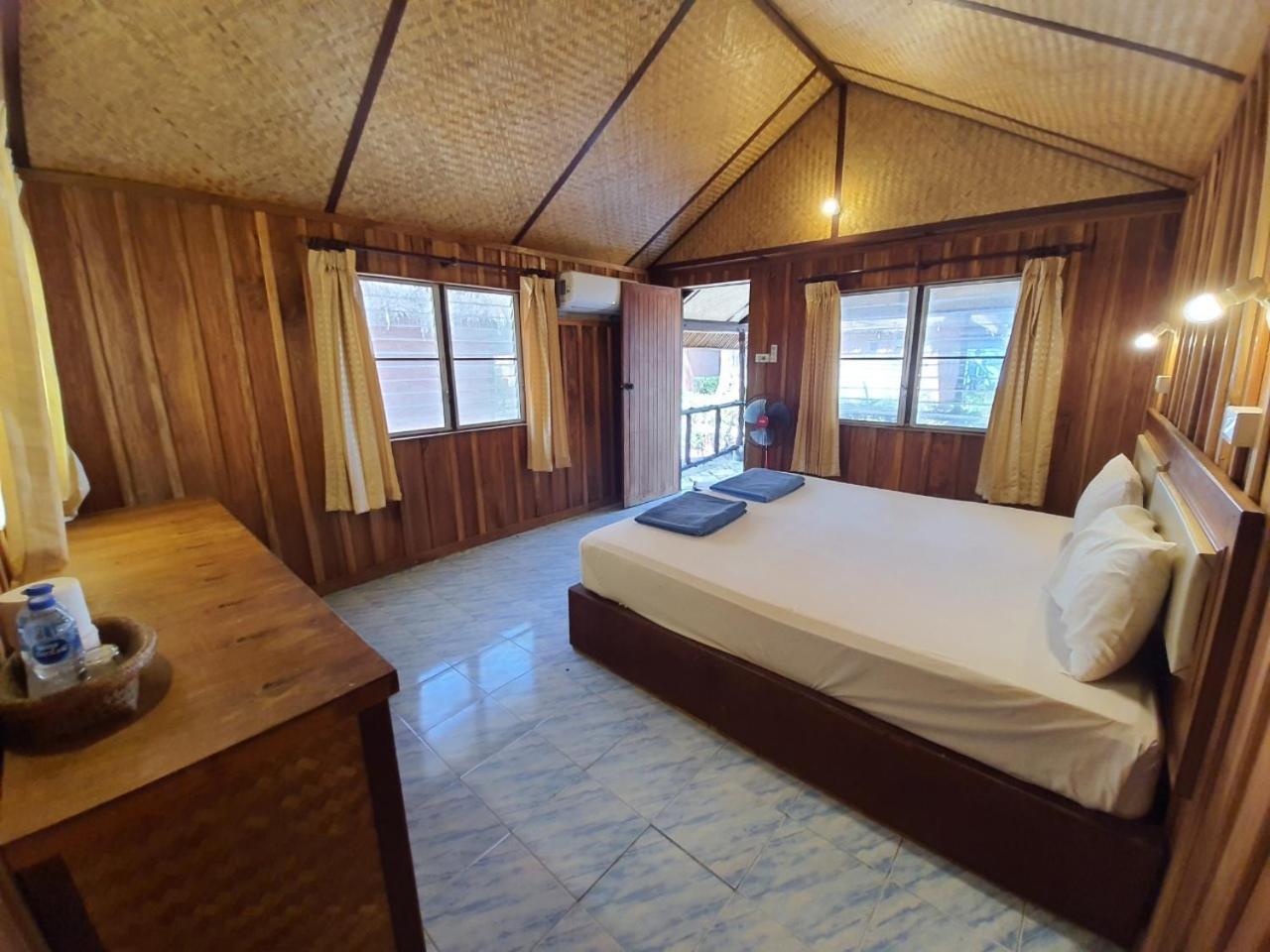 Kradan Beach Resort