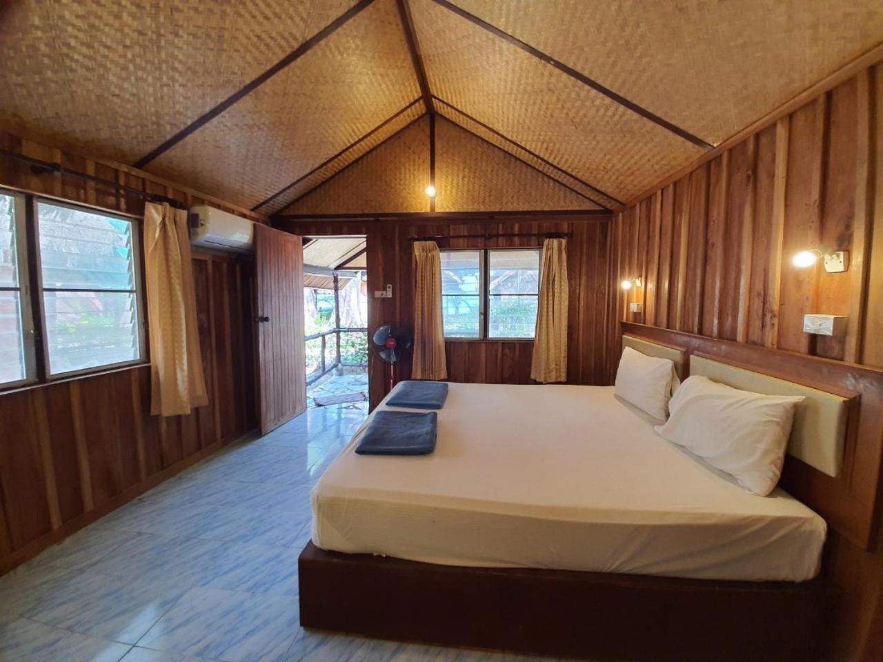 Kradan Beach Resort