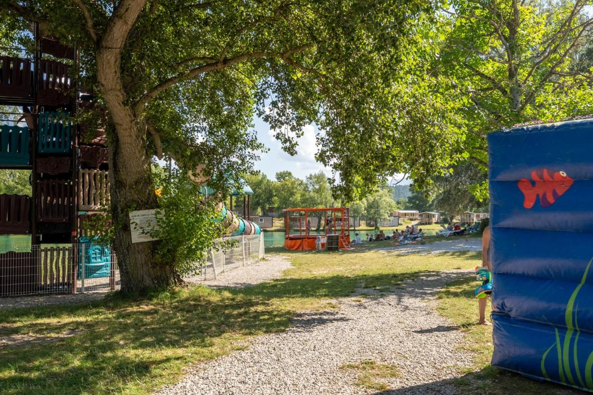 Camping Le Lac Bleu