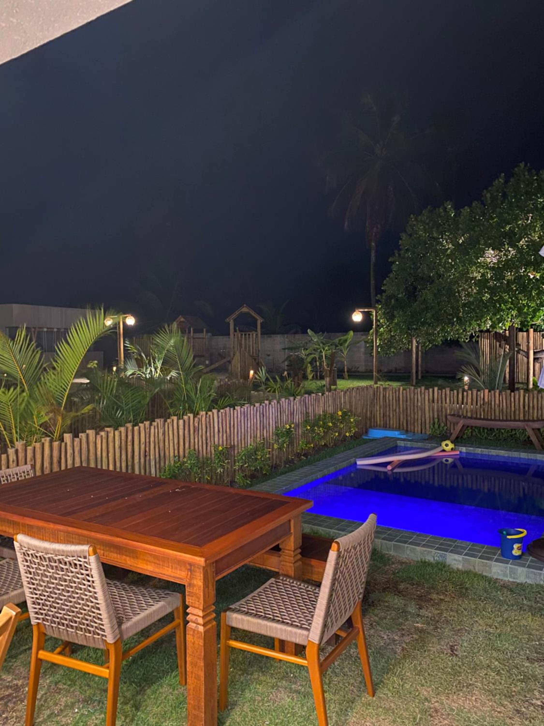 OKA 25: Casa com piscina em condomínio beira mar em Milagres