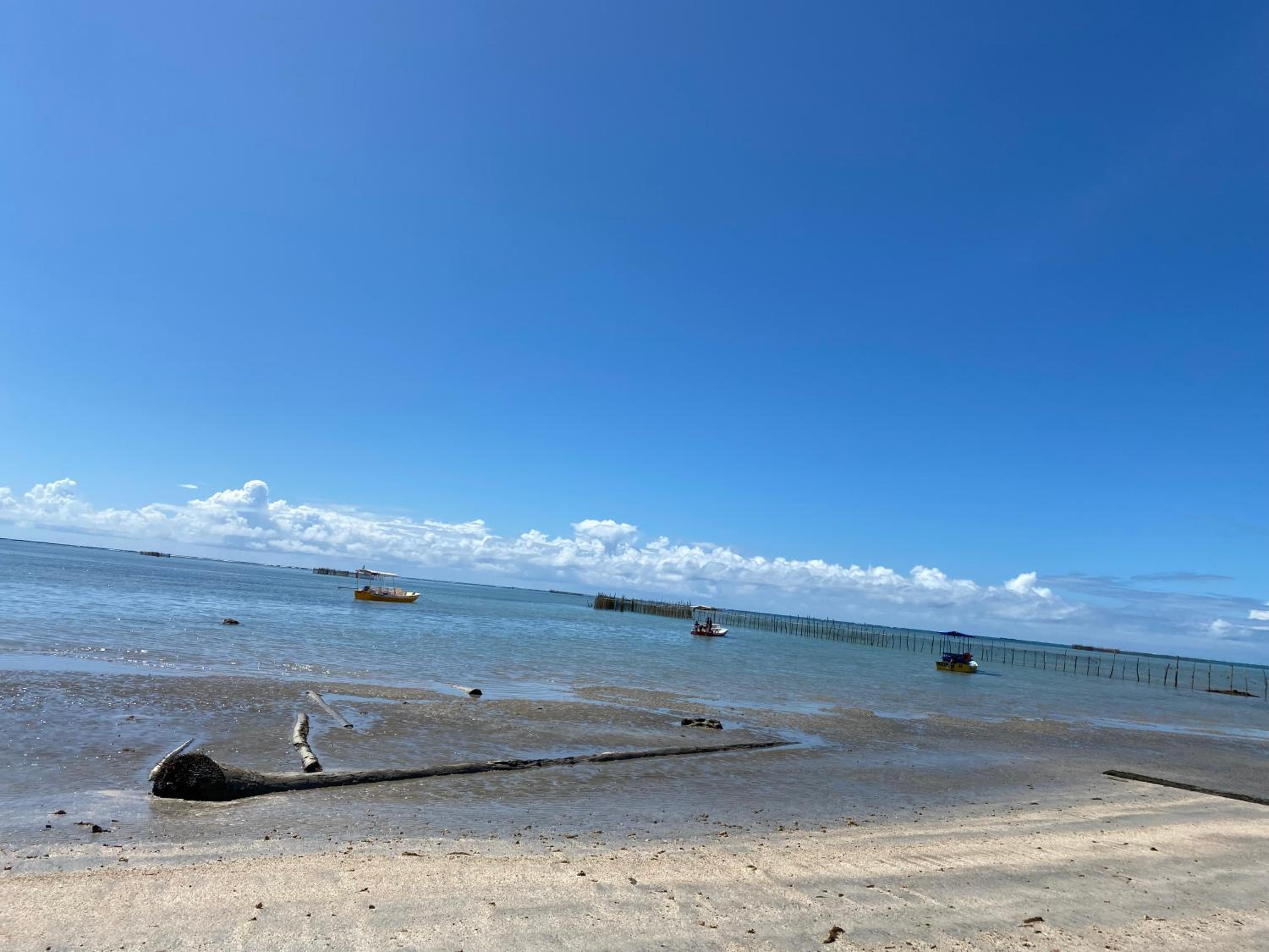 OKA 25: Casa com piscina em condomínio beira mar em Milagres