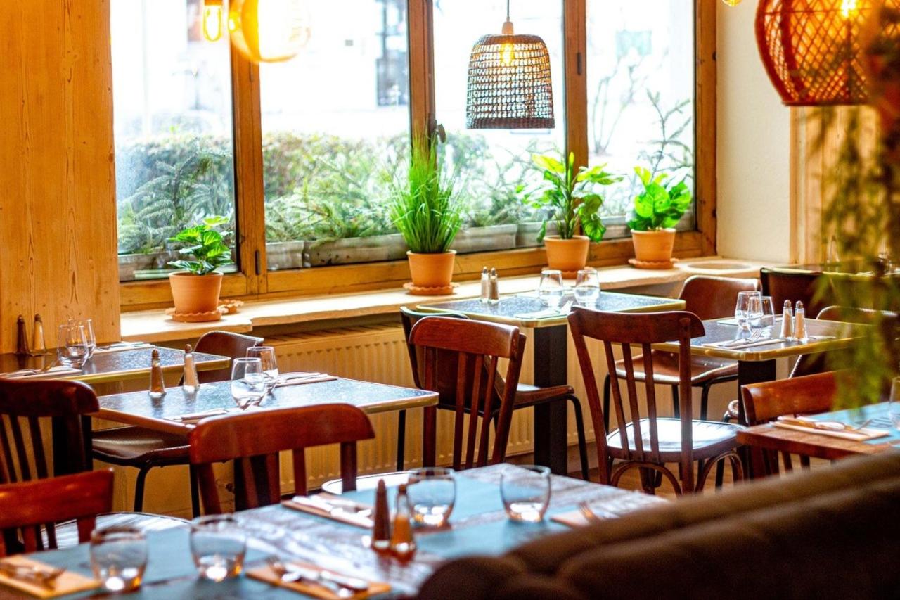 restaurant