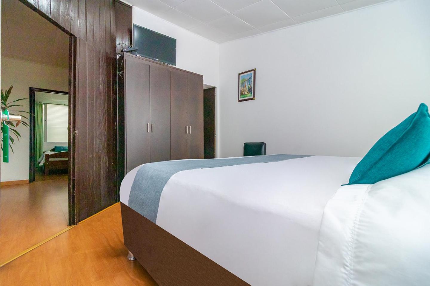 Hotel Bogota Alpes Castellana