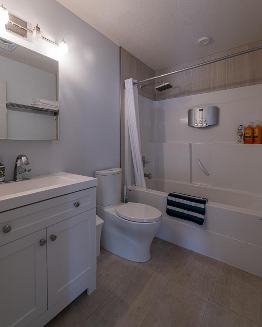 Mountain View Escape with Private Hot Tub & Patio