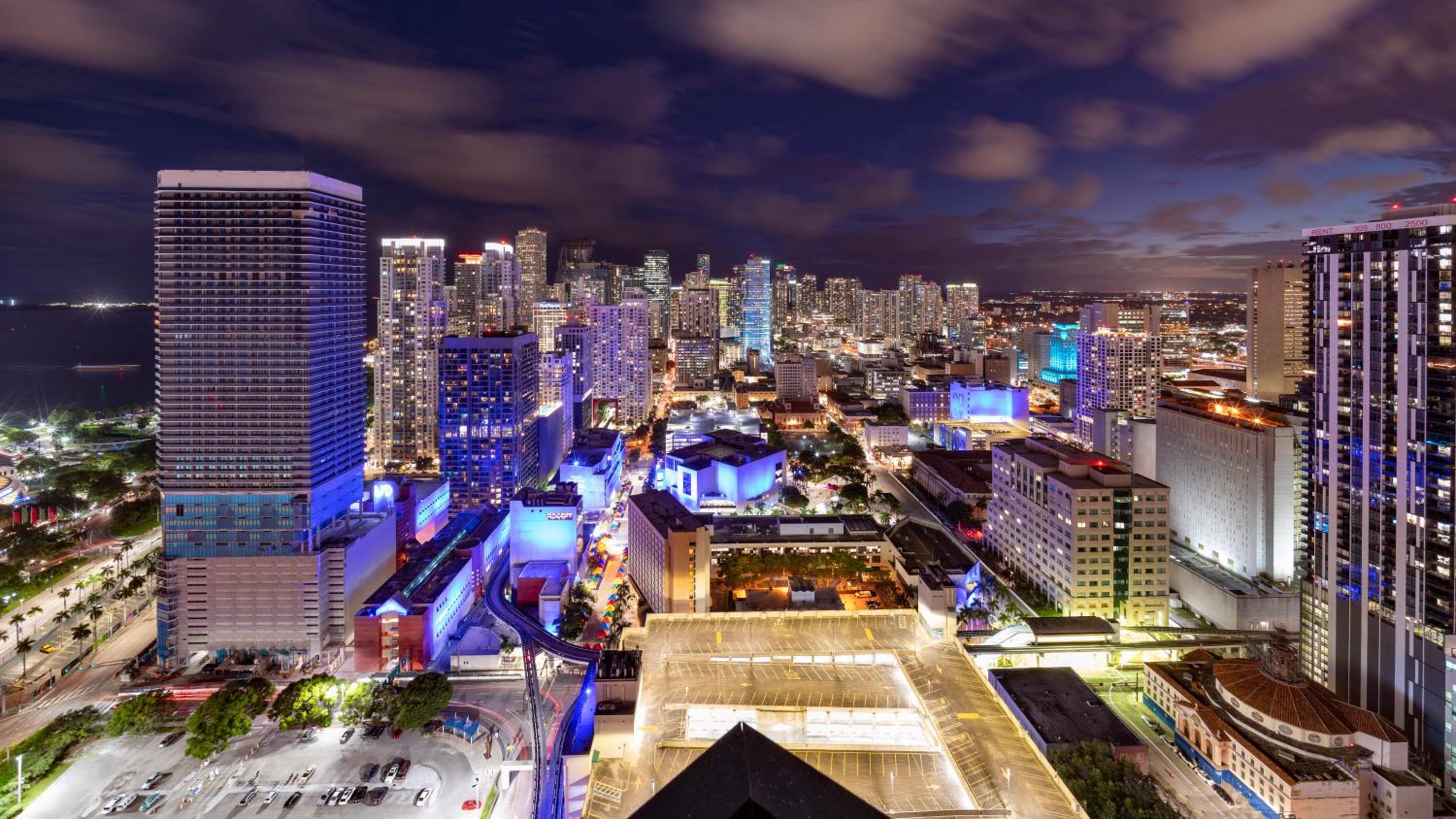 Global Luxury Suites Miami Worldcenter