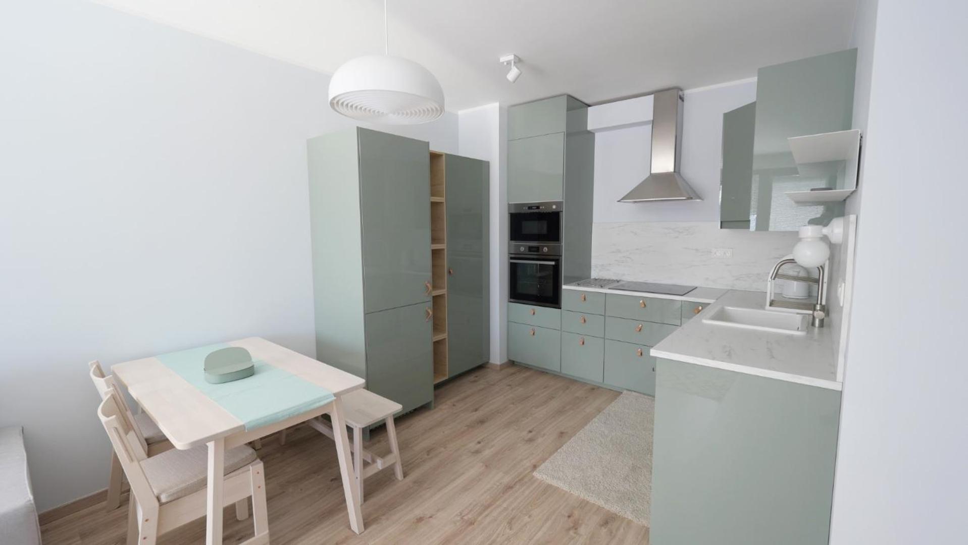 Air-conditioned, 2 room apartment with terrace view 5