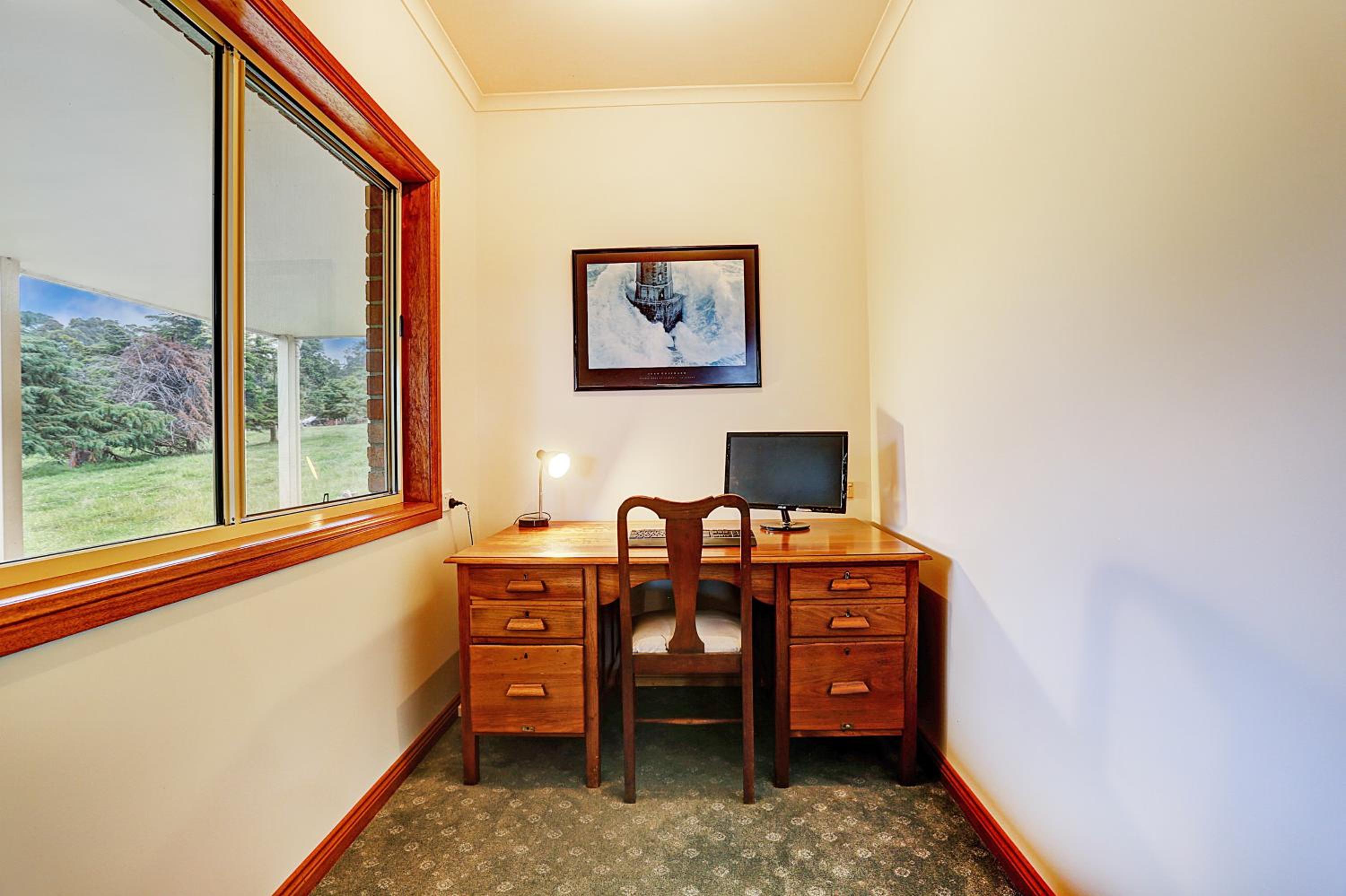 Farm Stay & Iconic Water Views - 32 Zachary Drive