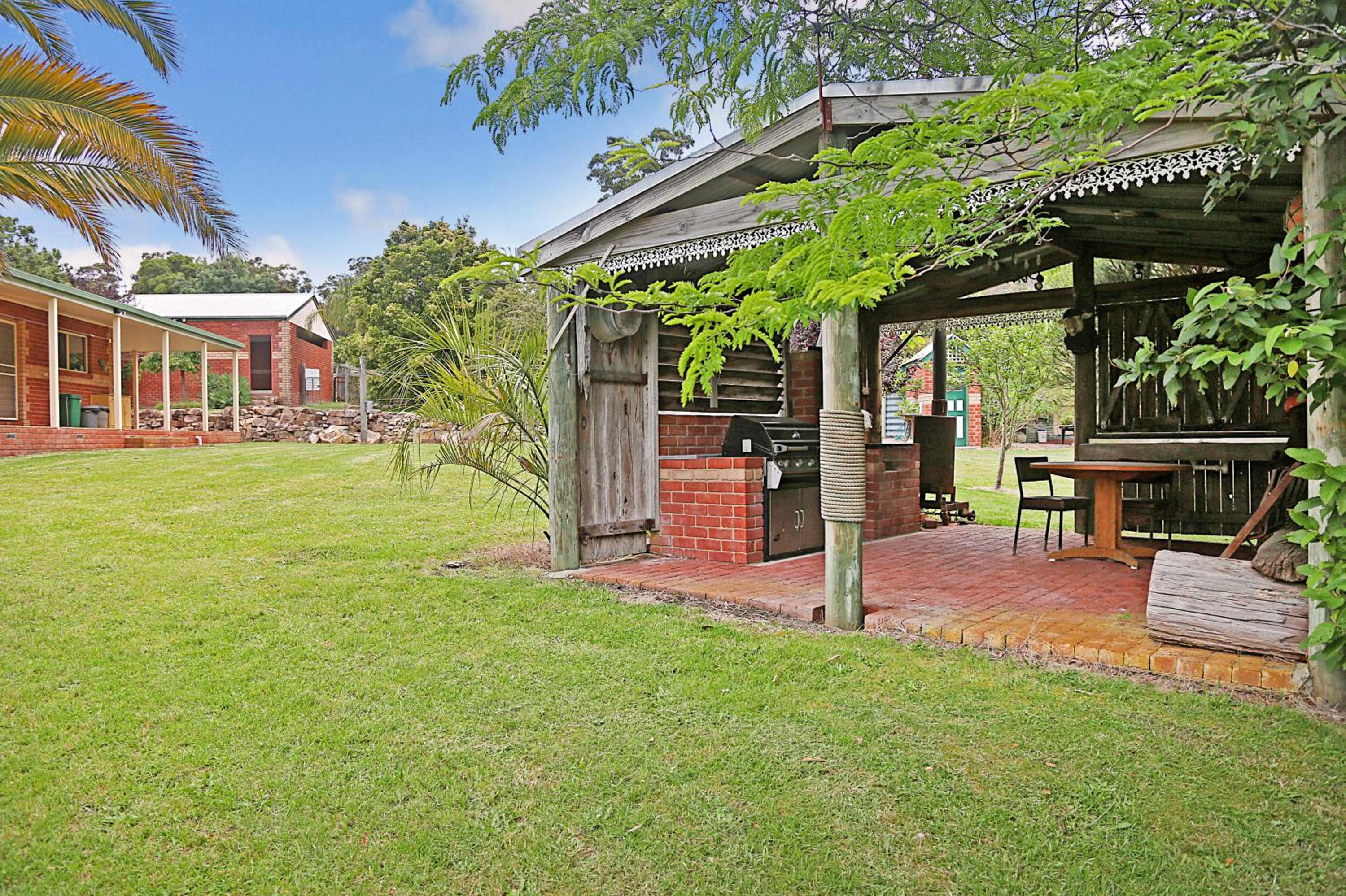 Farm Stay & Iconic Water Views - 32 Zachary Drive