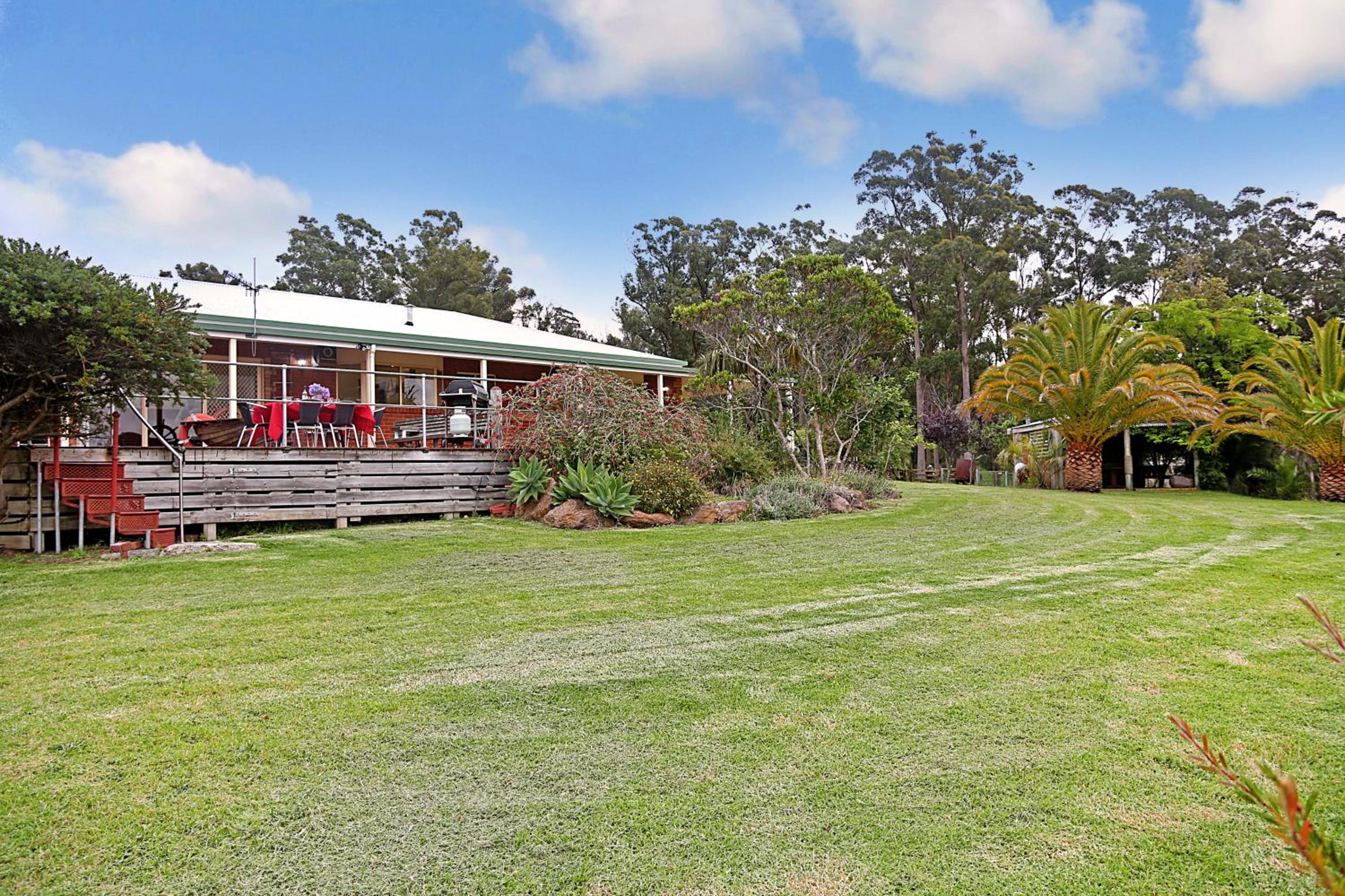 Farm Stay & Iconic Water Views - 32 Zachary Drive