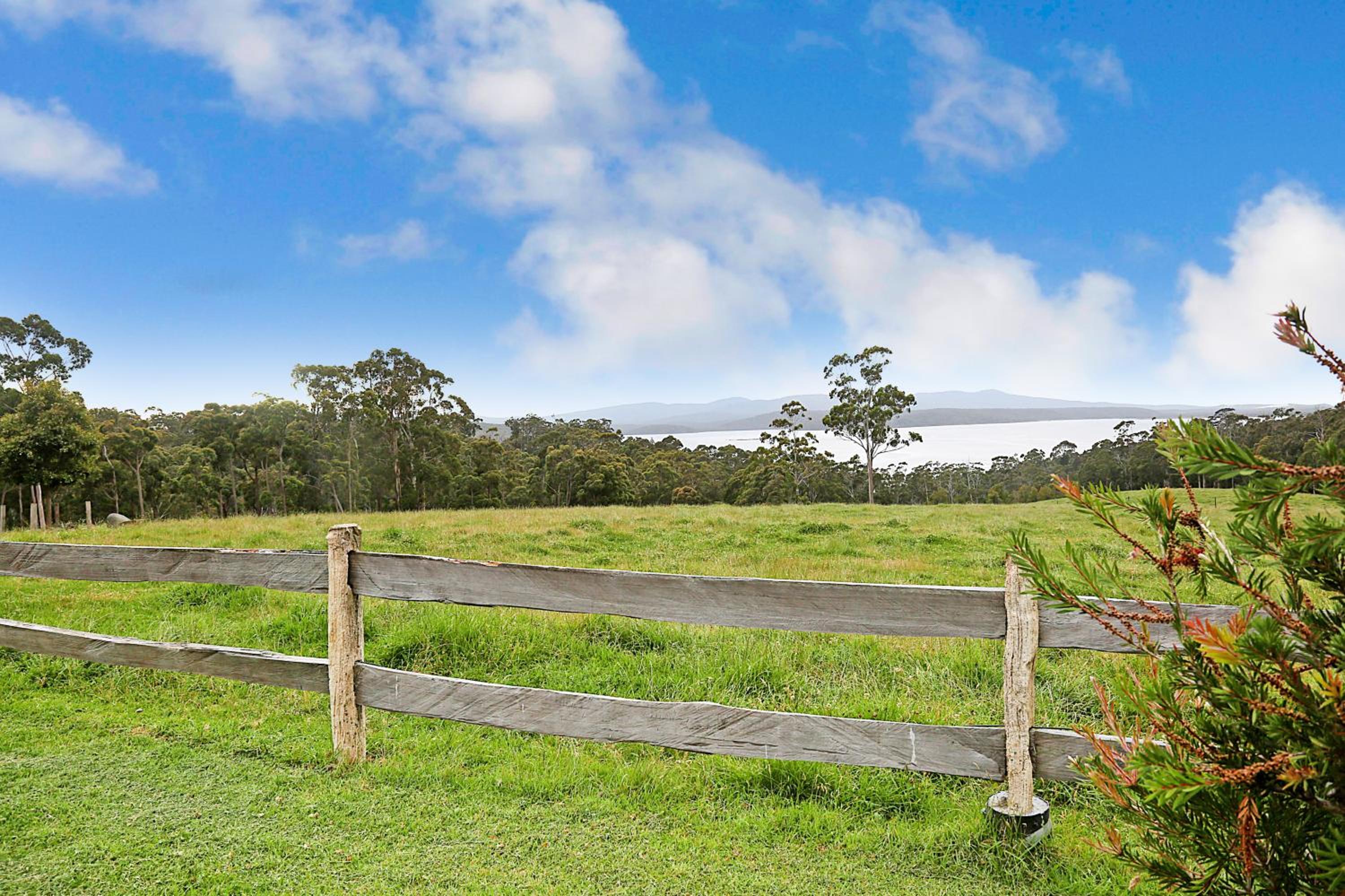 Farm Stay & Iconic Water Views - 32 Zachary Drive