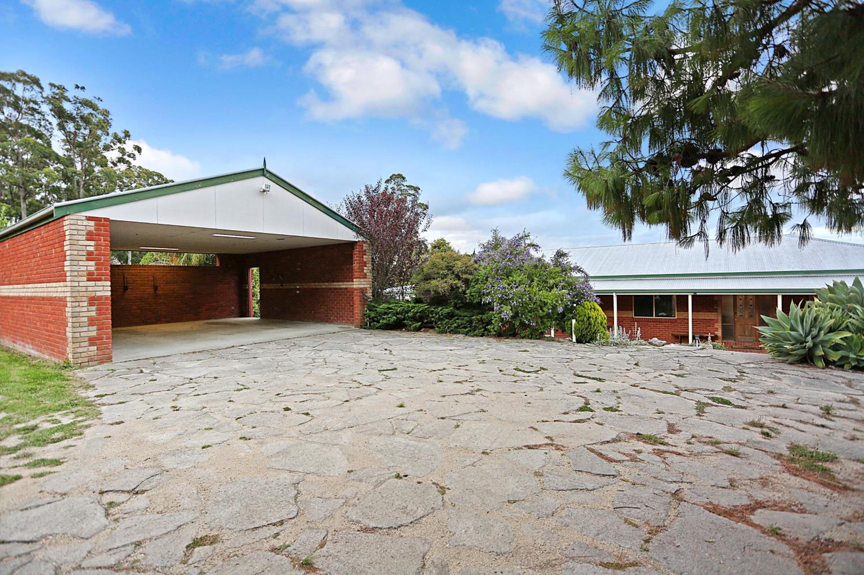 Farm Stay & Iconic Water Views - 32 Zachary Drive