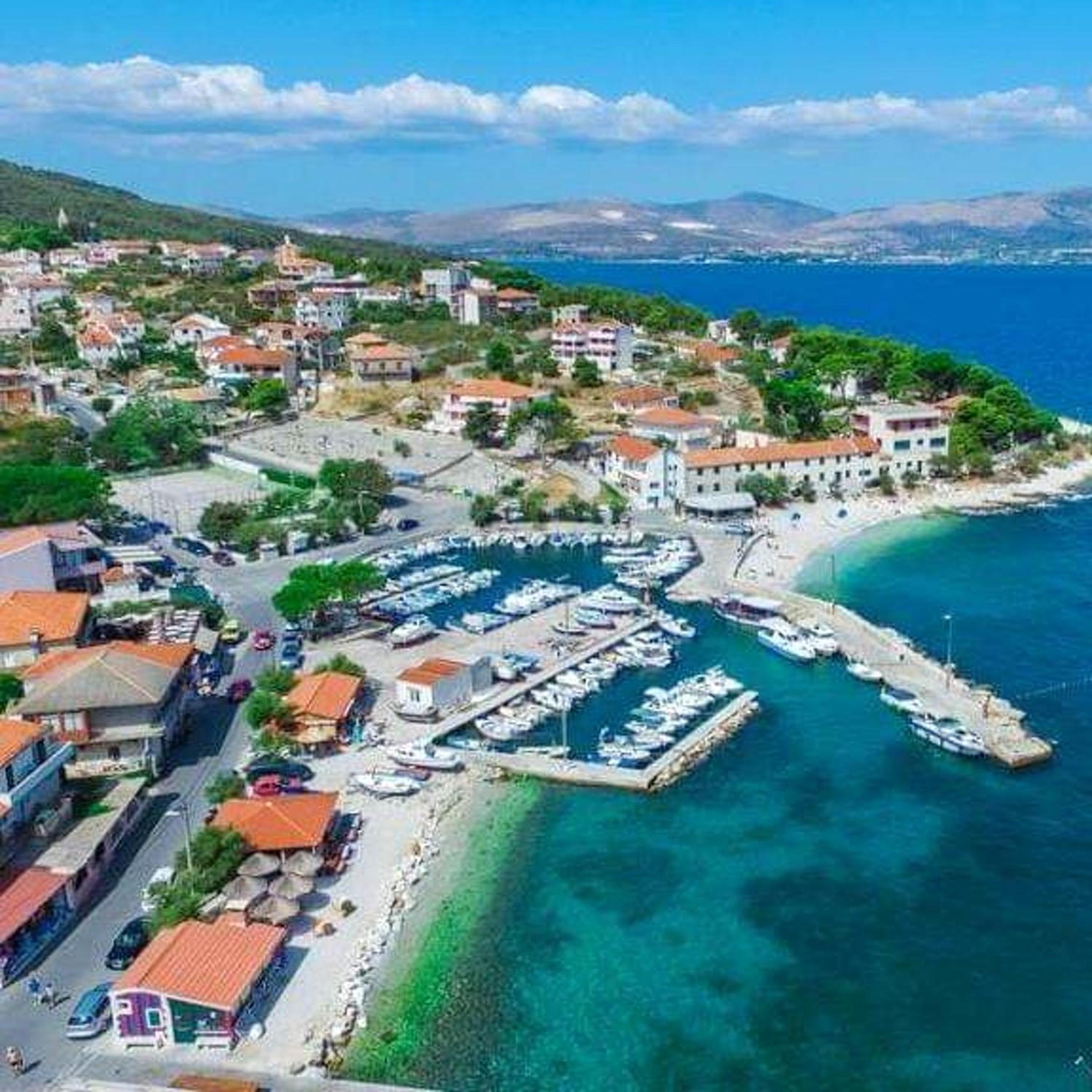 Charming Apartment in Slatine with Sea View – 45 m²