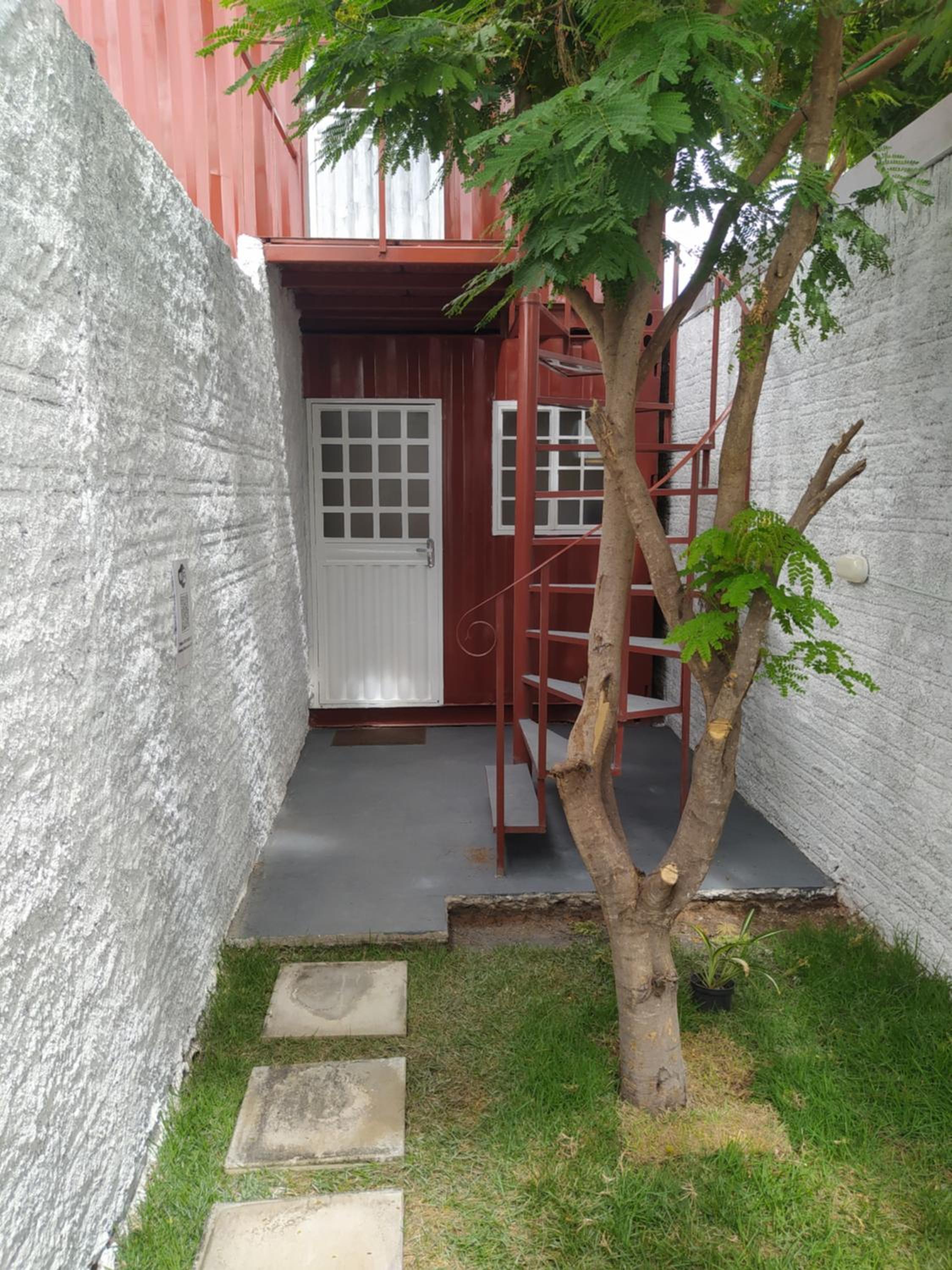 Container LB PONU view 2