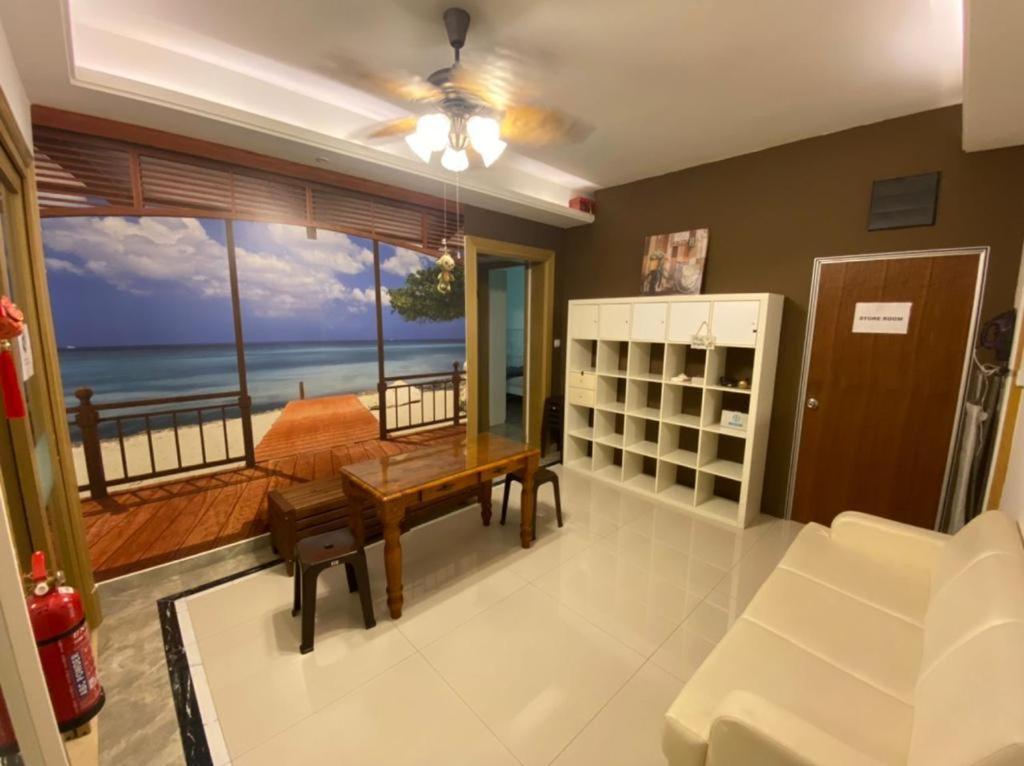 JB City CIQ-R&F Shopping Mall Apartment