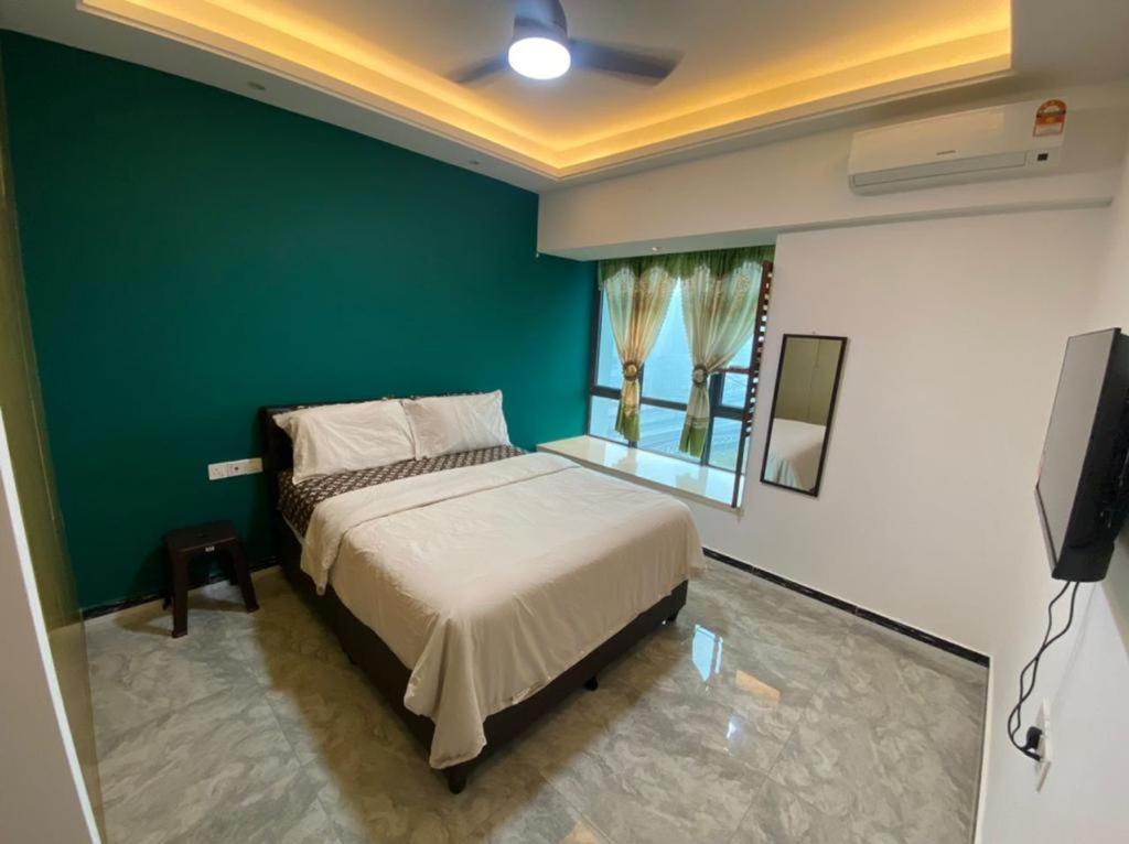 JB City CIQ-R&F Shopping Mall Apartment