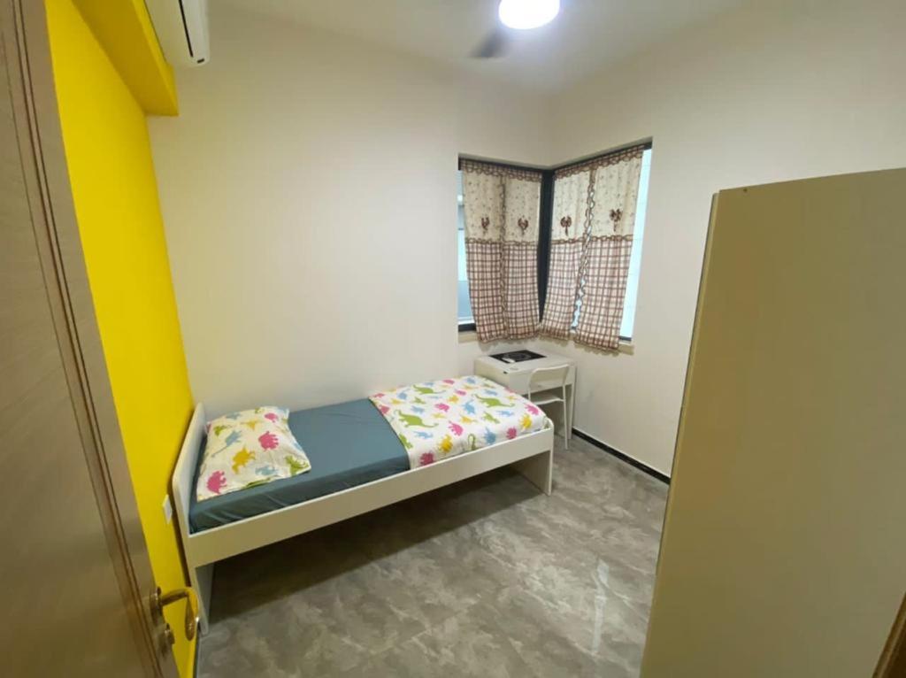 JB City CIQ-R&F Shopping Mall Apartment