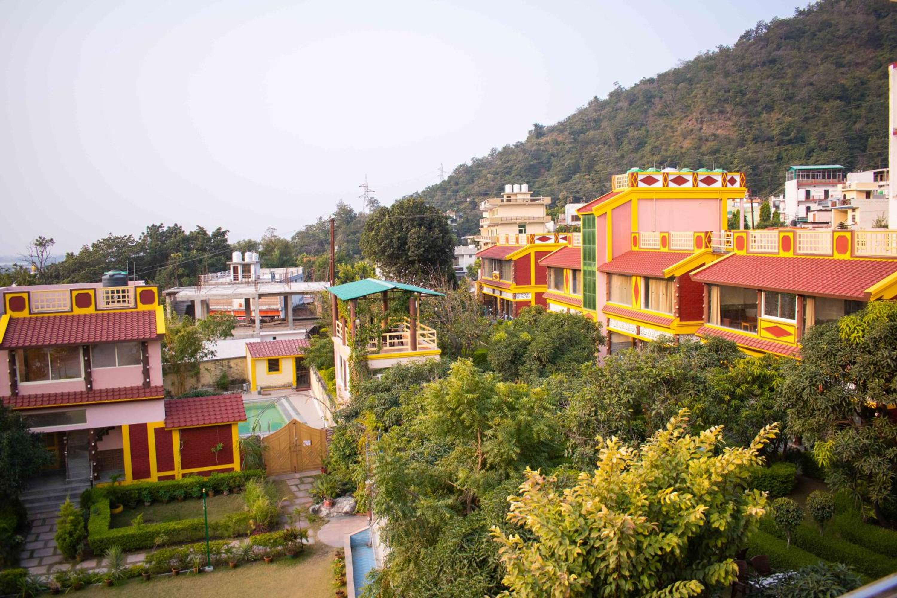 Hotel MVT Guesthouse & Restaurant (Rishikesh) - Image 1