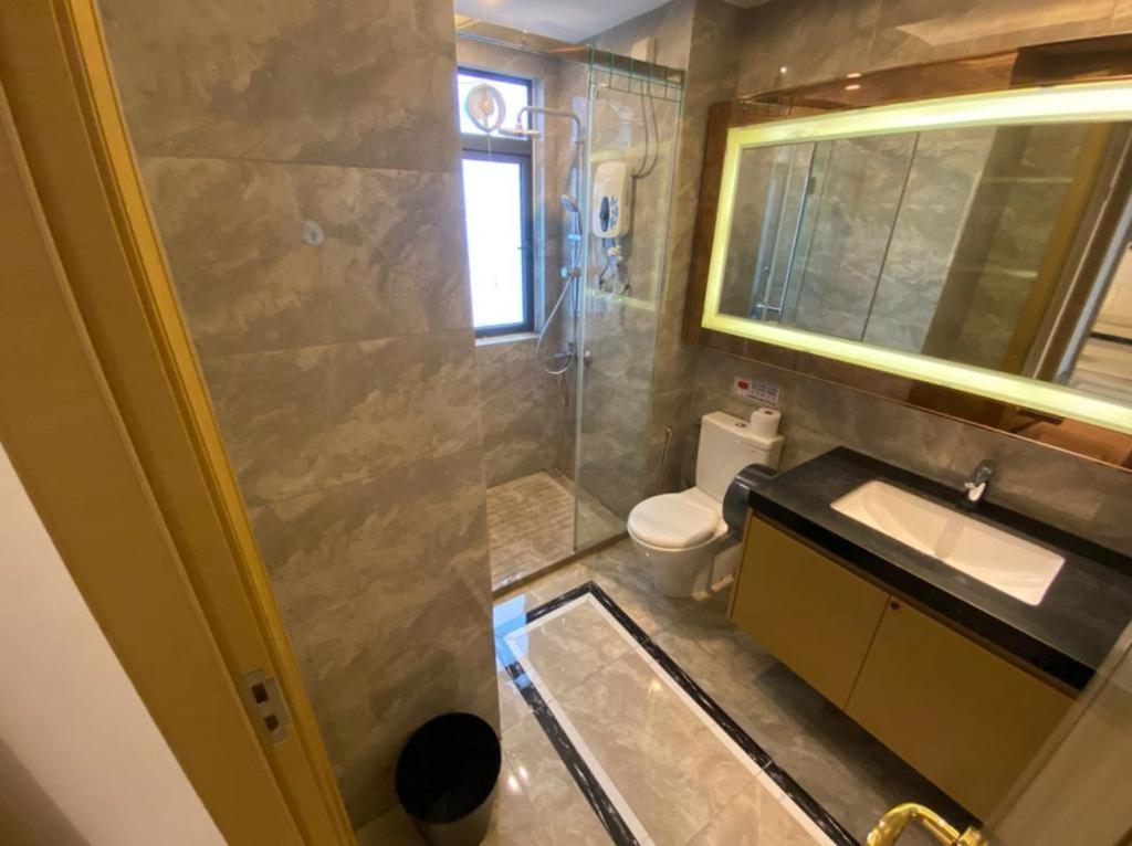 JB City CIQ-R&F Shopping Mall Apartment
