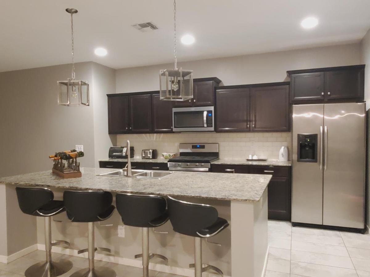 Adventure Short Term Stays - Southgate Ave view 4