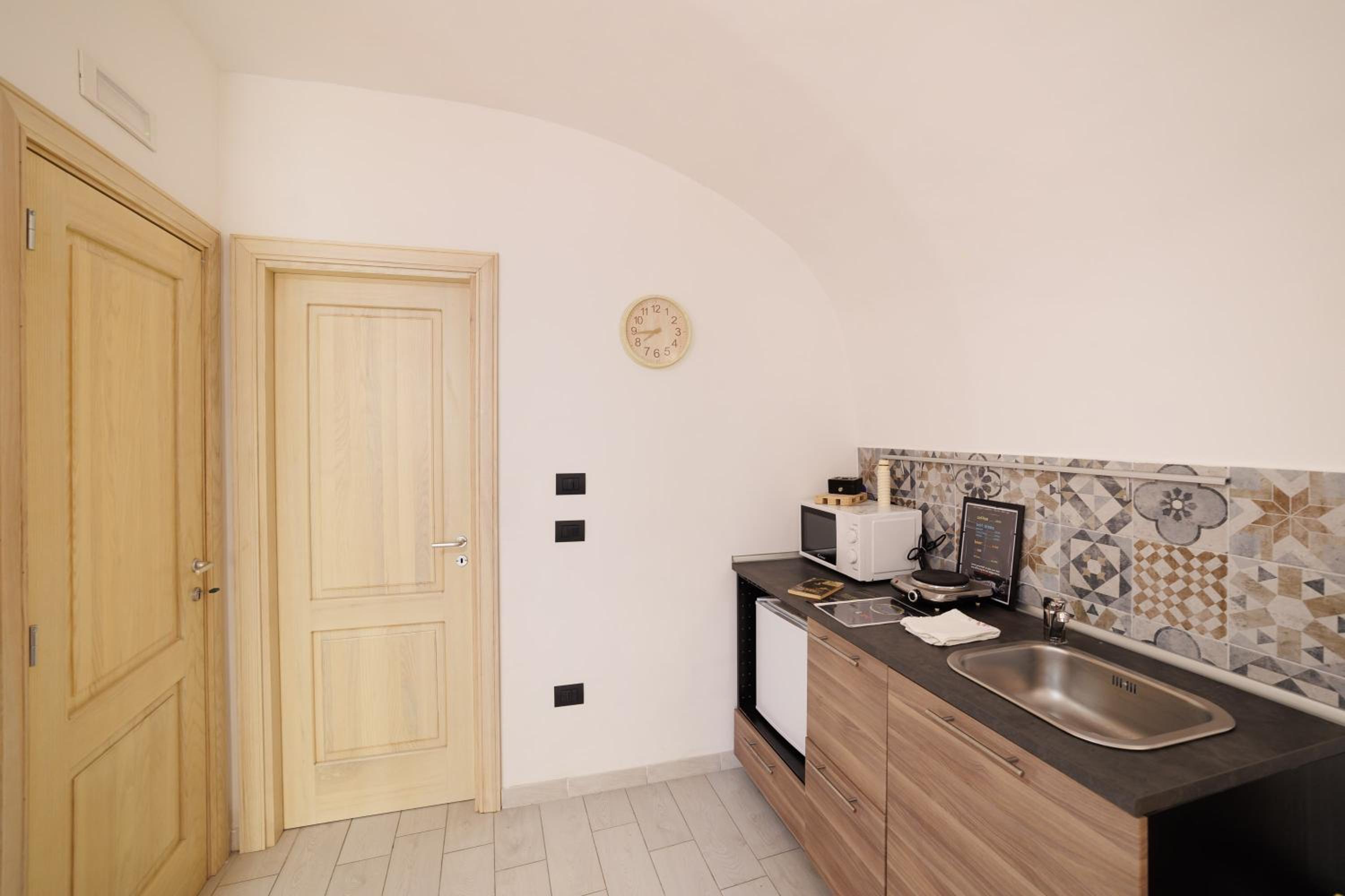 Legno Suite By HouseinNaples