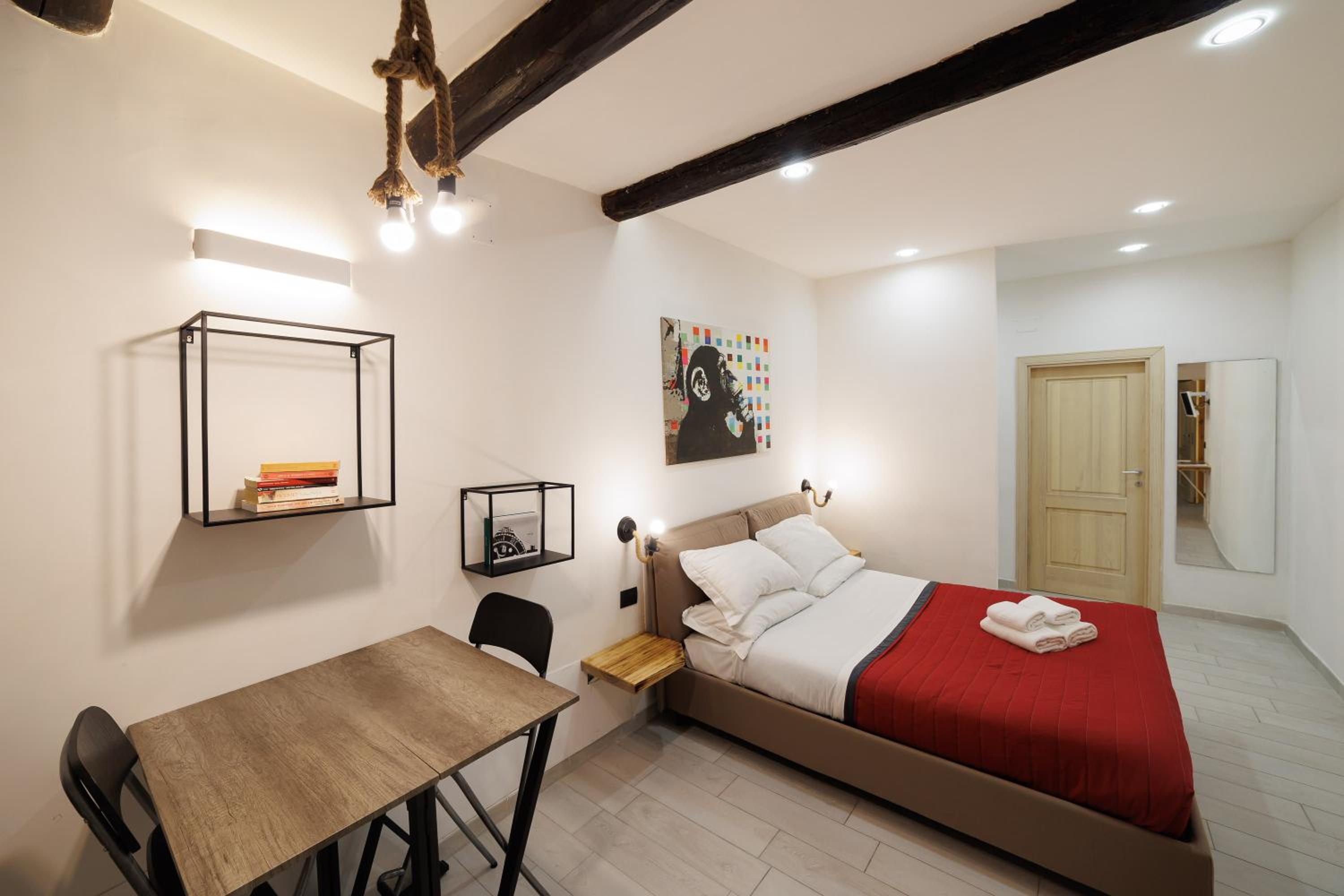 Legno Suite By HouseinNaples