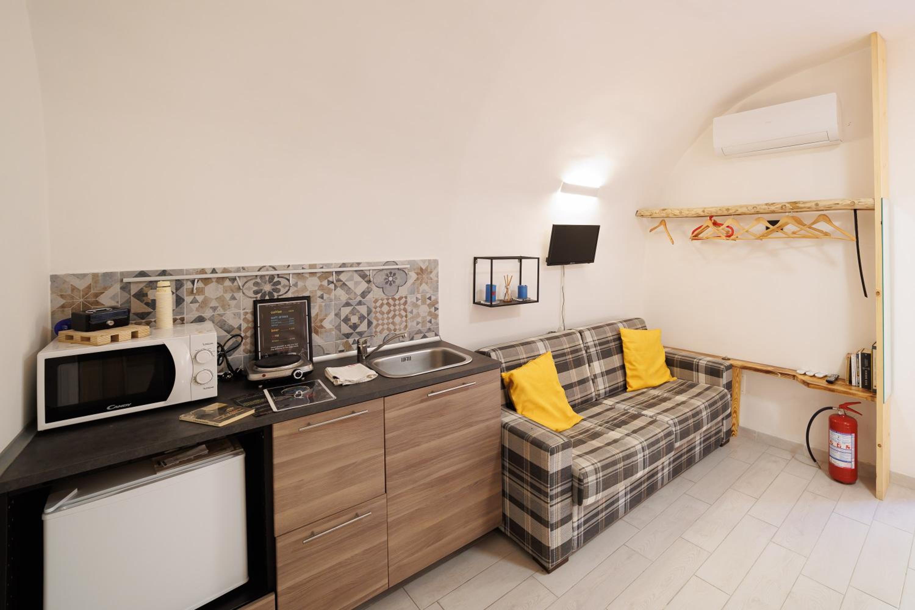 Legno Suite By HouseinNaples