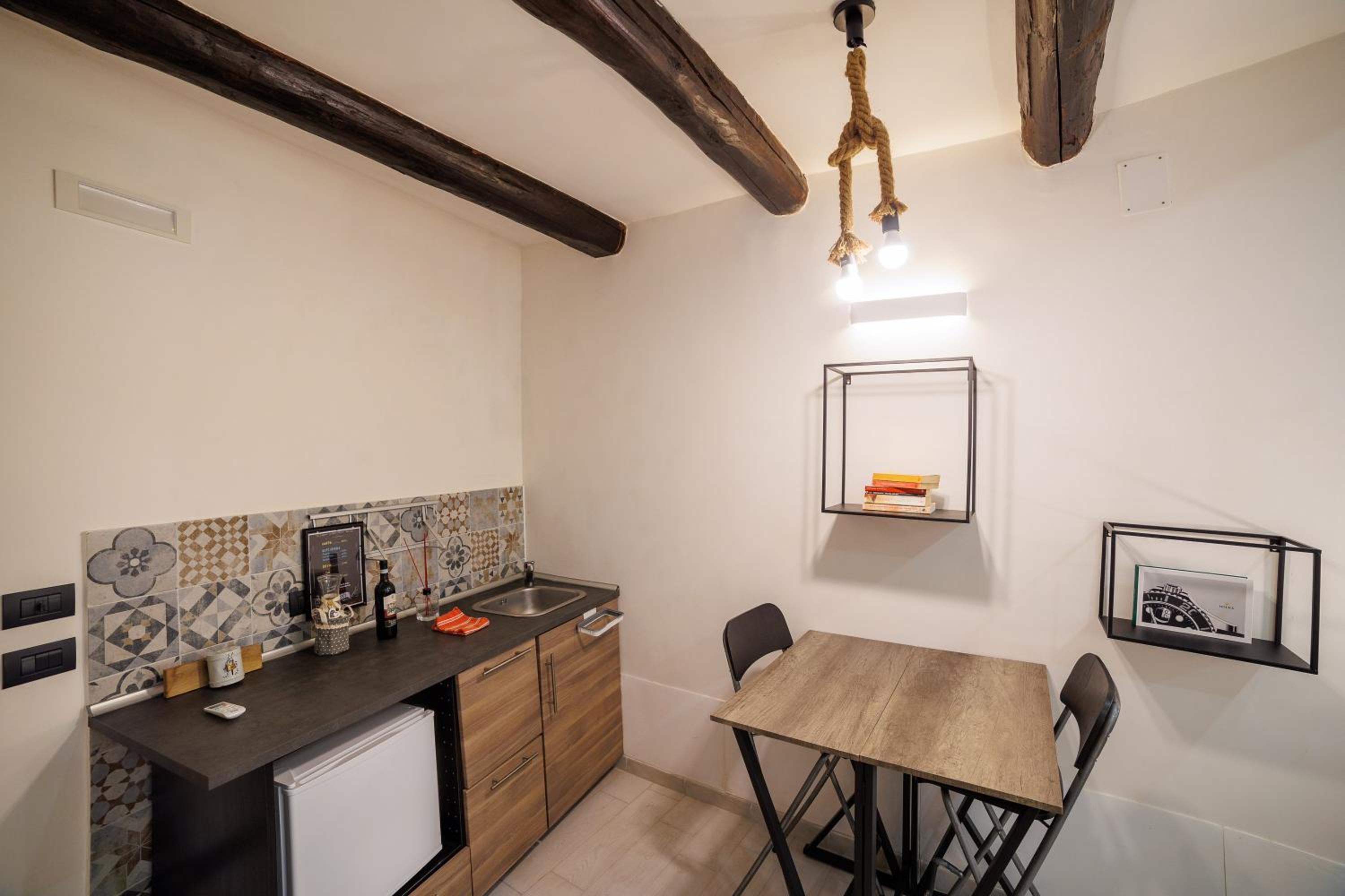 Legno Suite By HouseinNaples