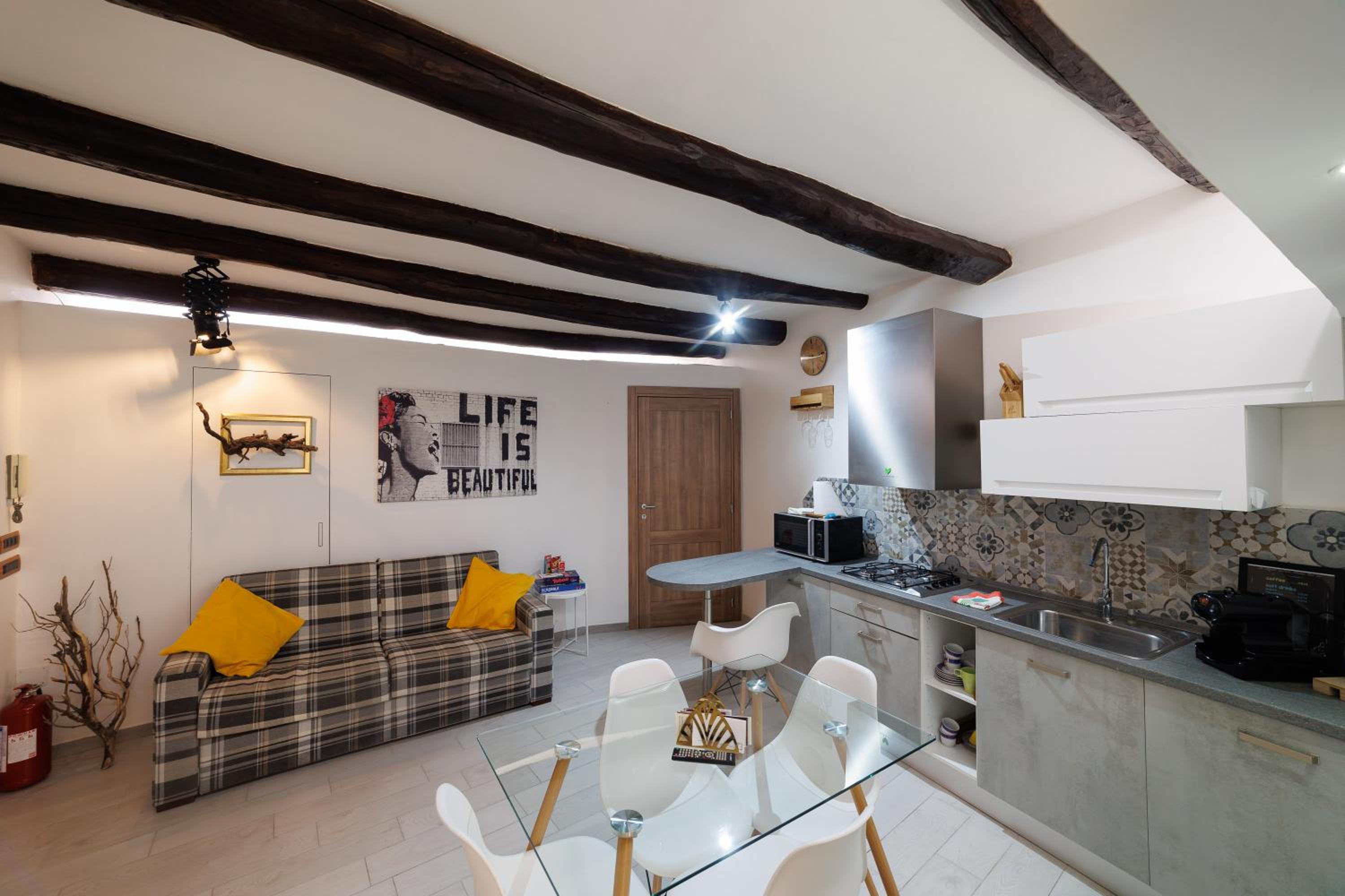 Legno Suite By HouseinNaples