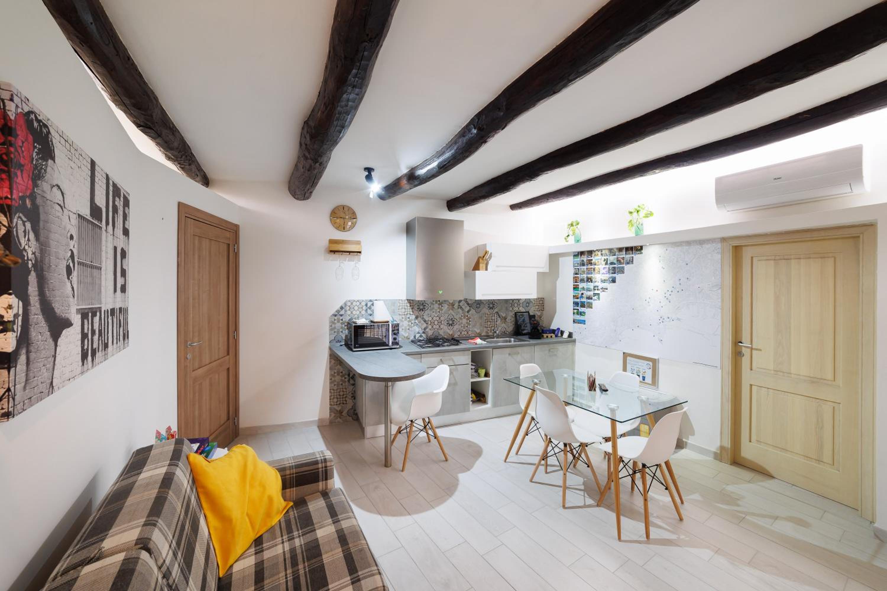 Legno Suite By HouseinNaples