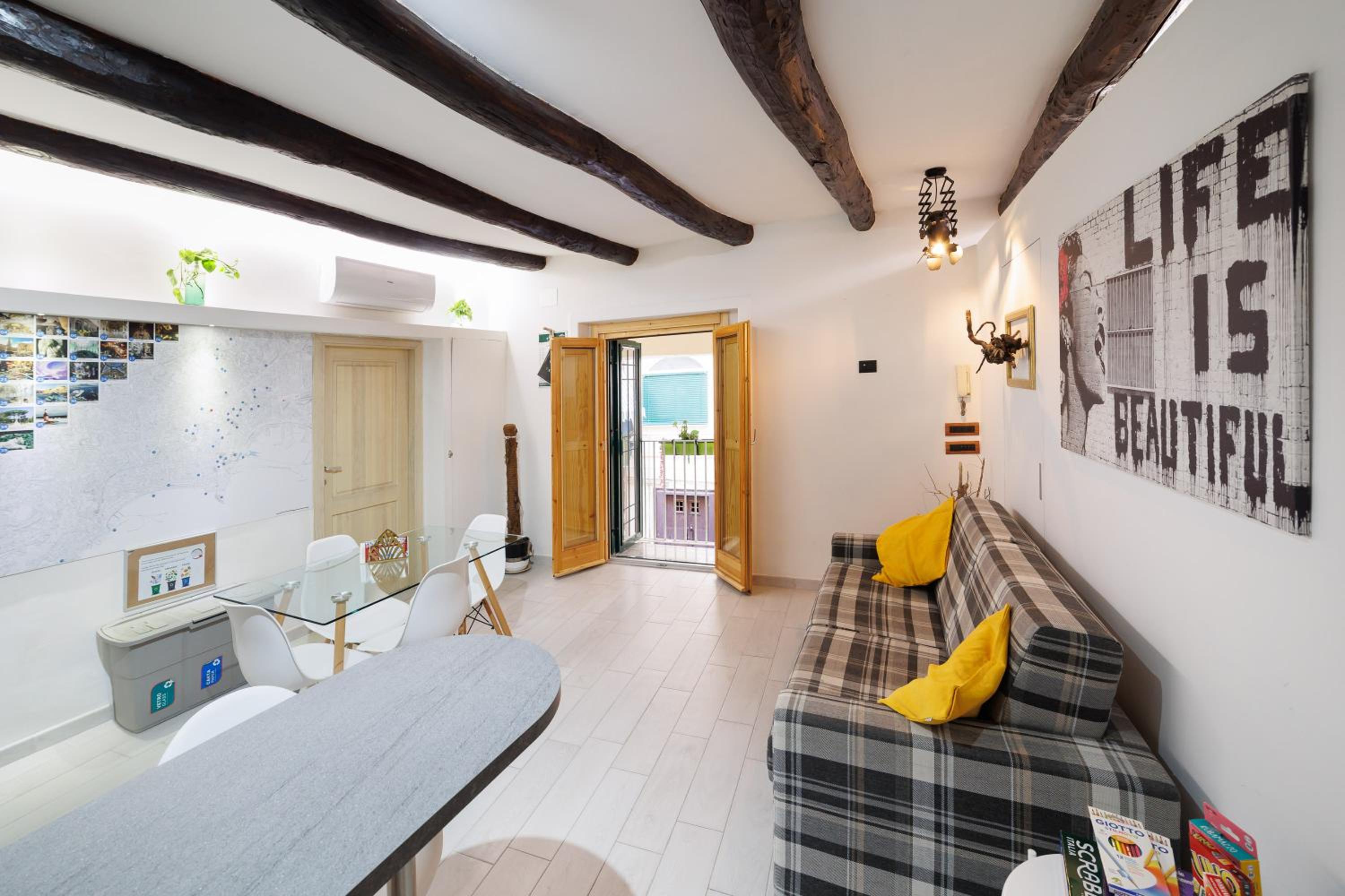 Legno Suite By HouseinNaples