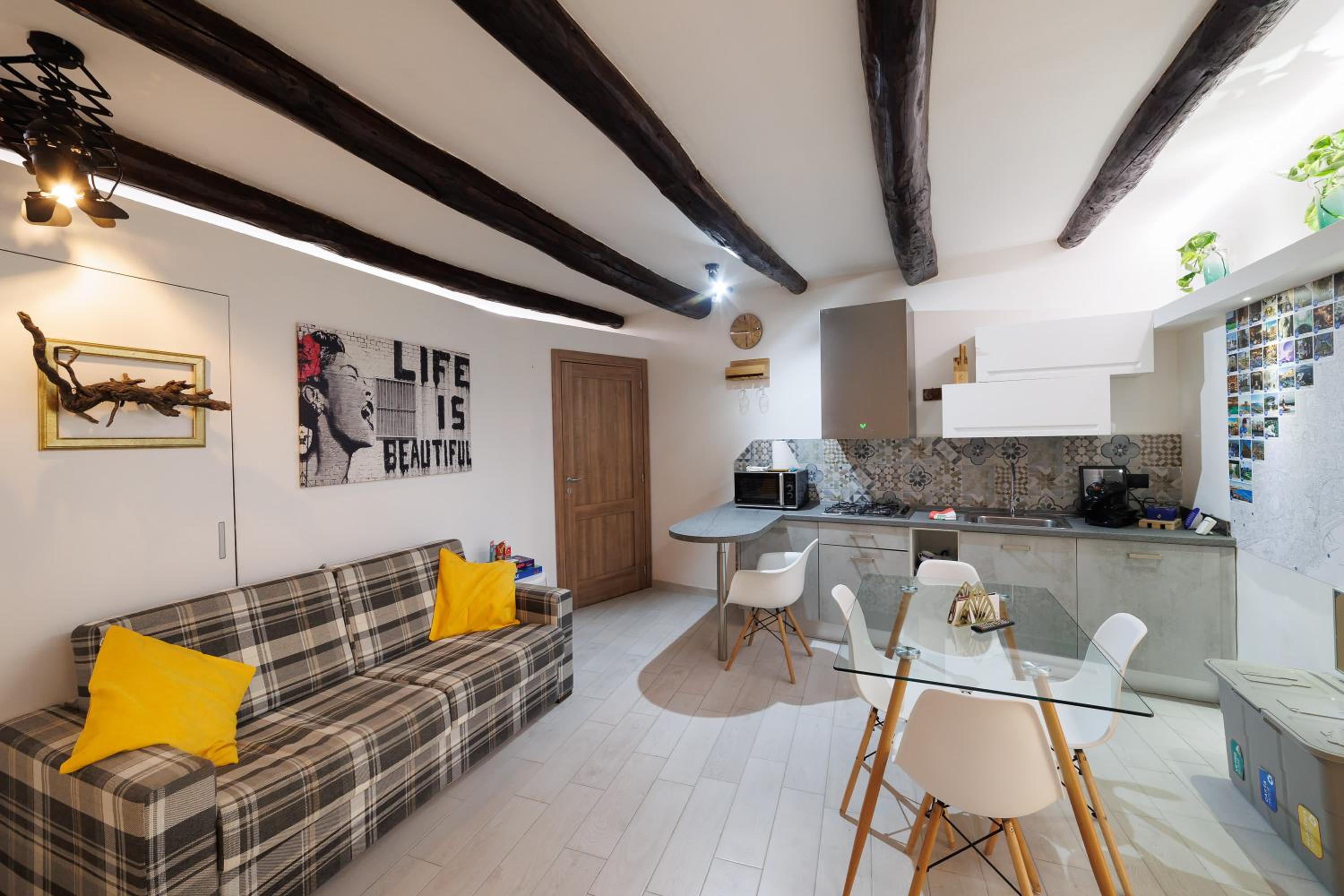 Legno Suite By HouseinNaples