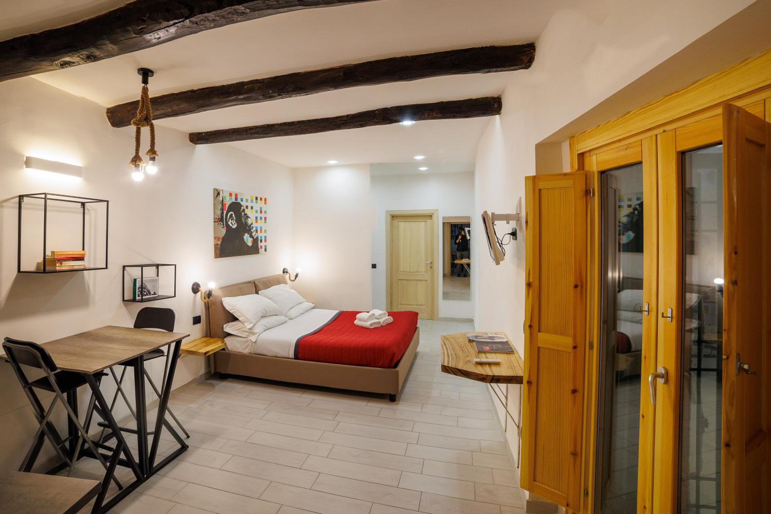Legno Suite By HouseinNaples