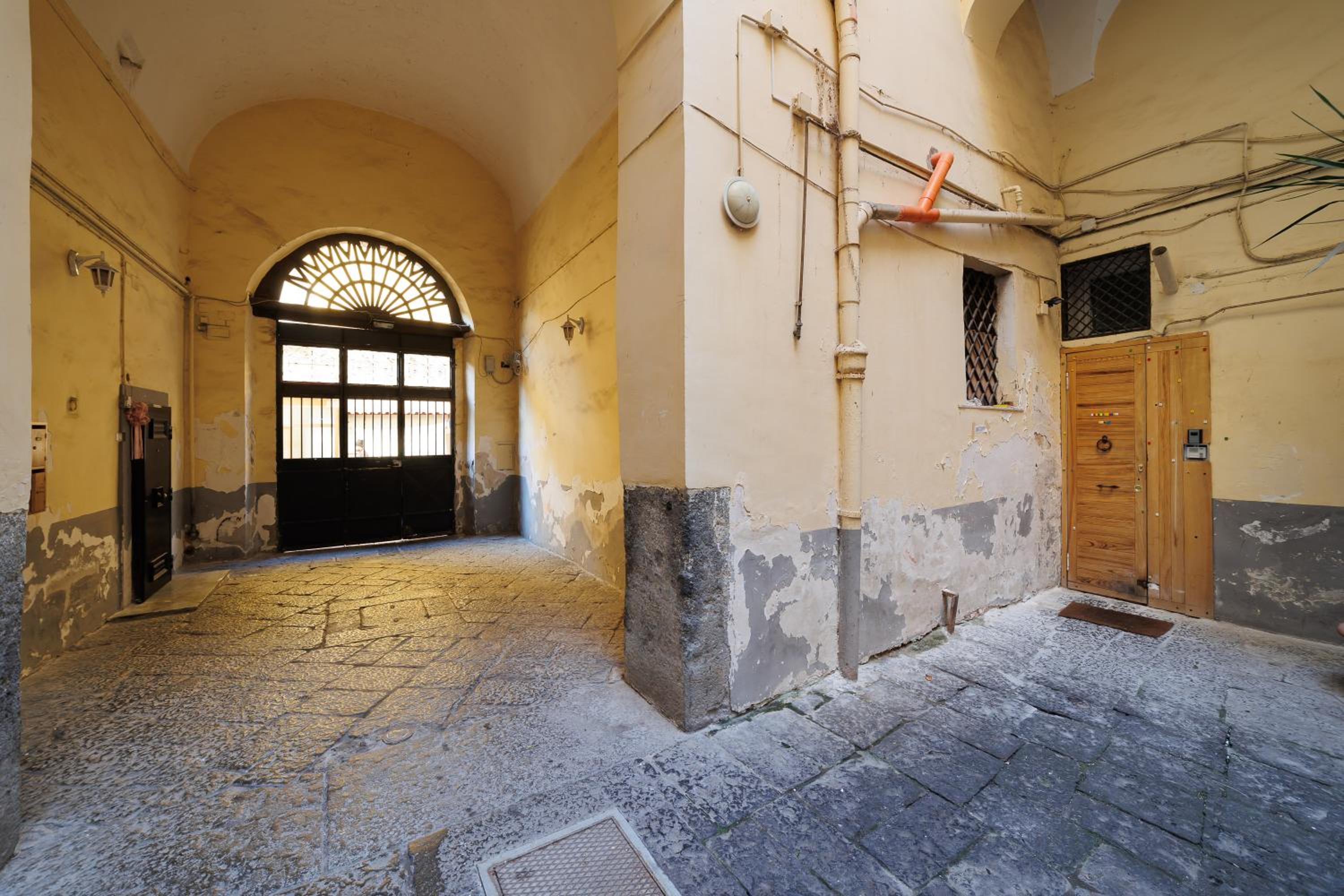 Legno Suite By HouseinNaples
