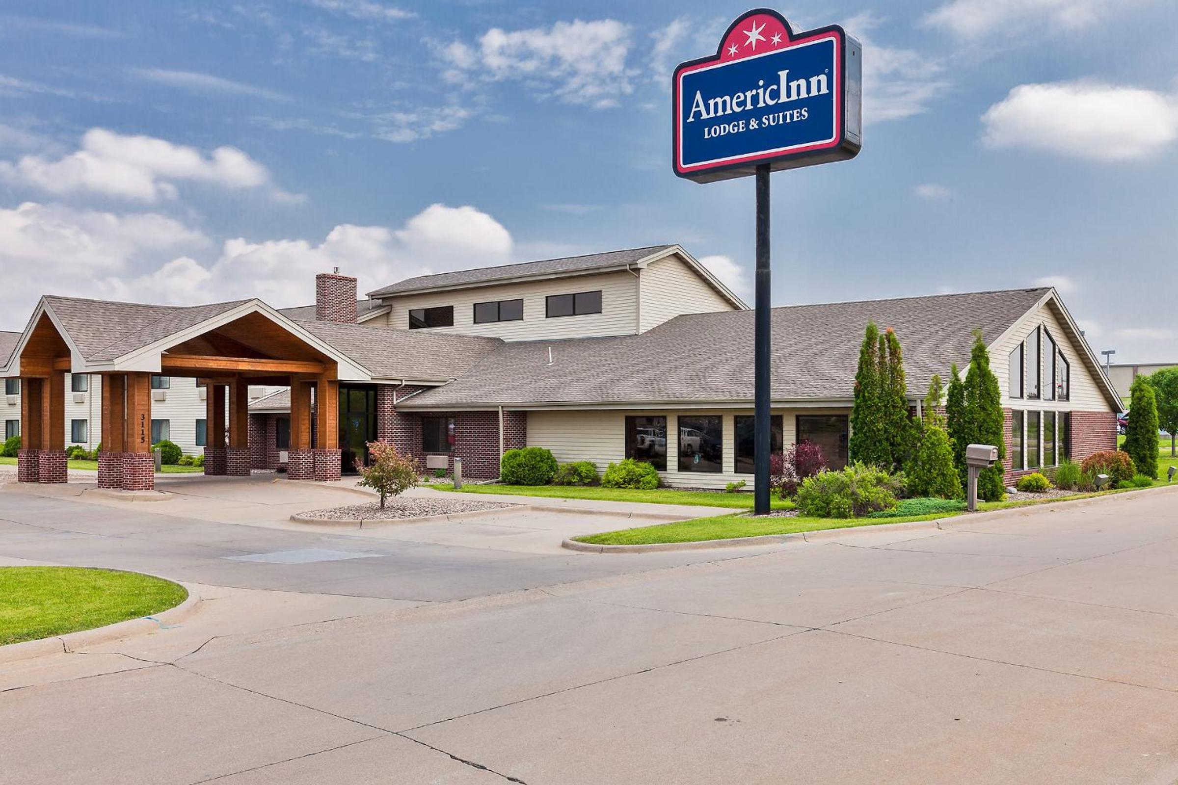 AmericInn by Wyndham Muscatine - Property Image 4