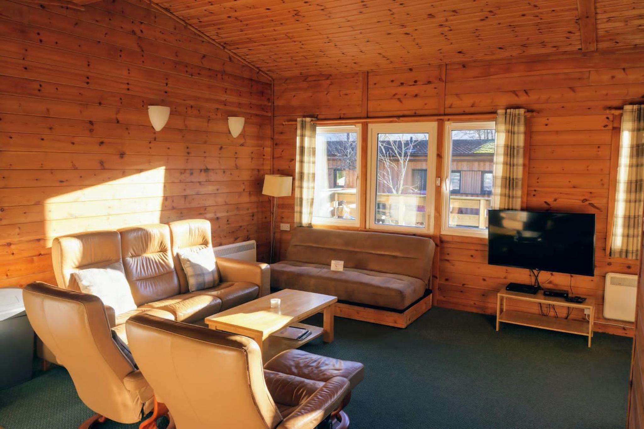 Woodland Pine Lodge view 4