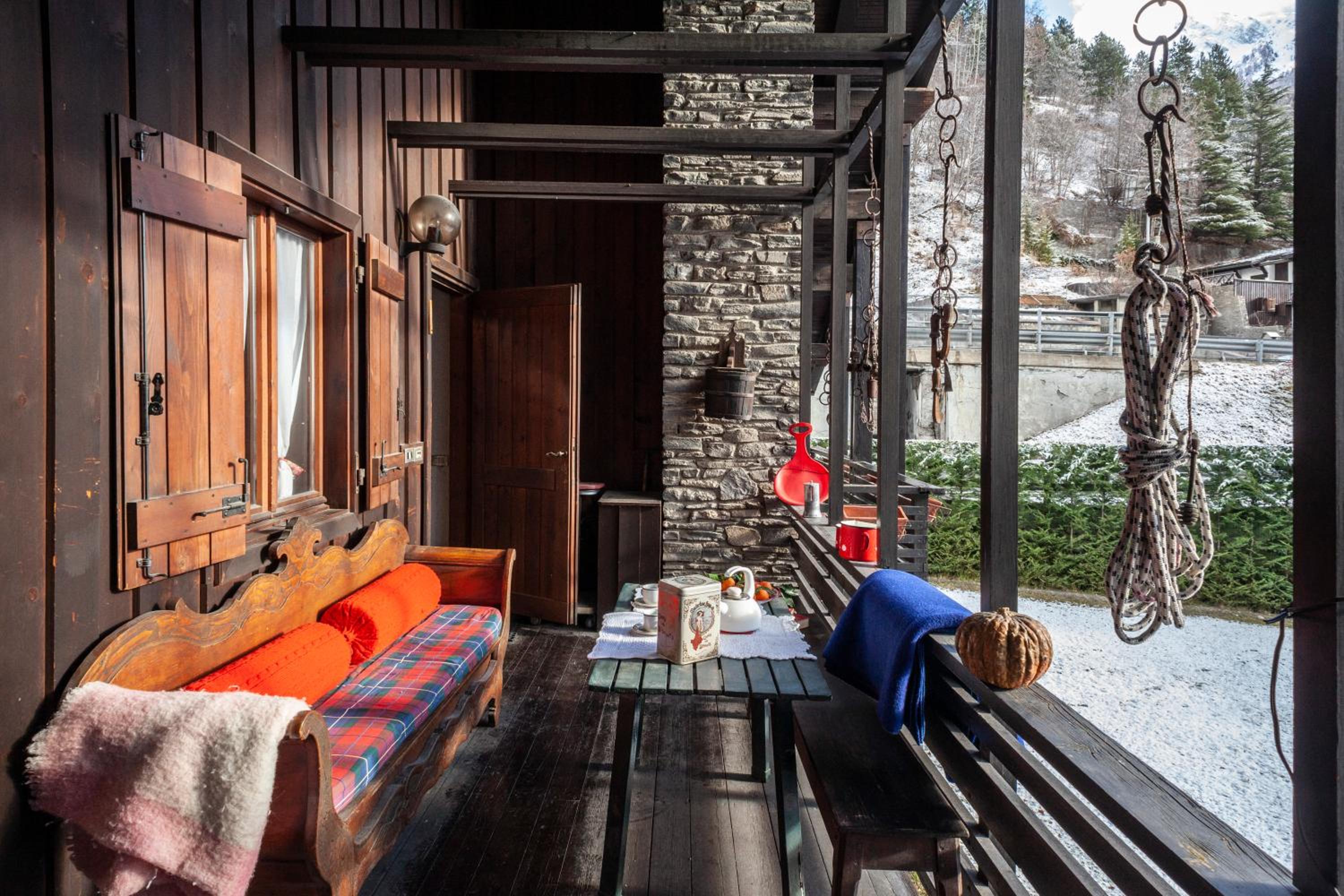 Spacious chalet low-cost for a group holiday view 2