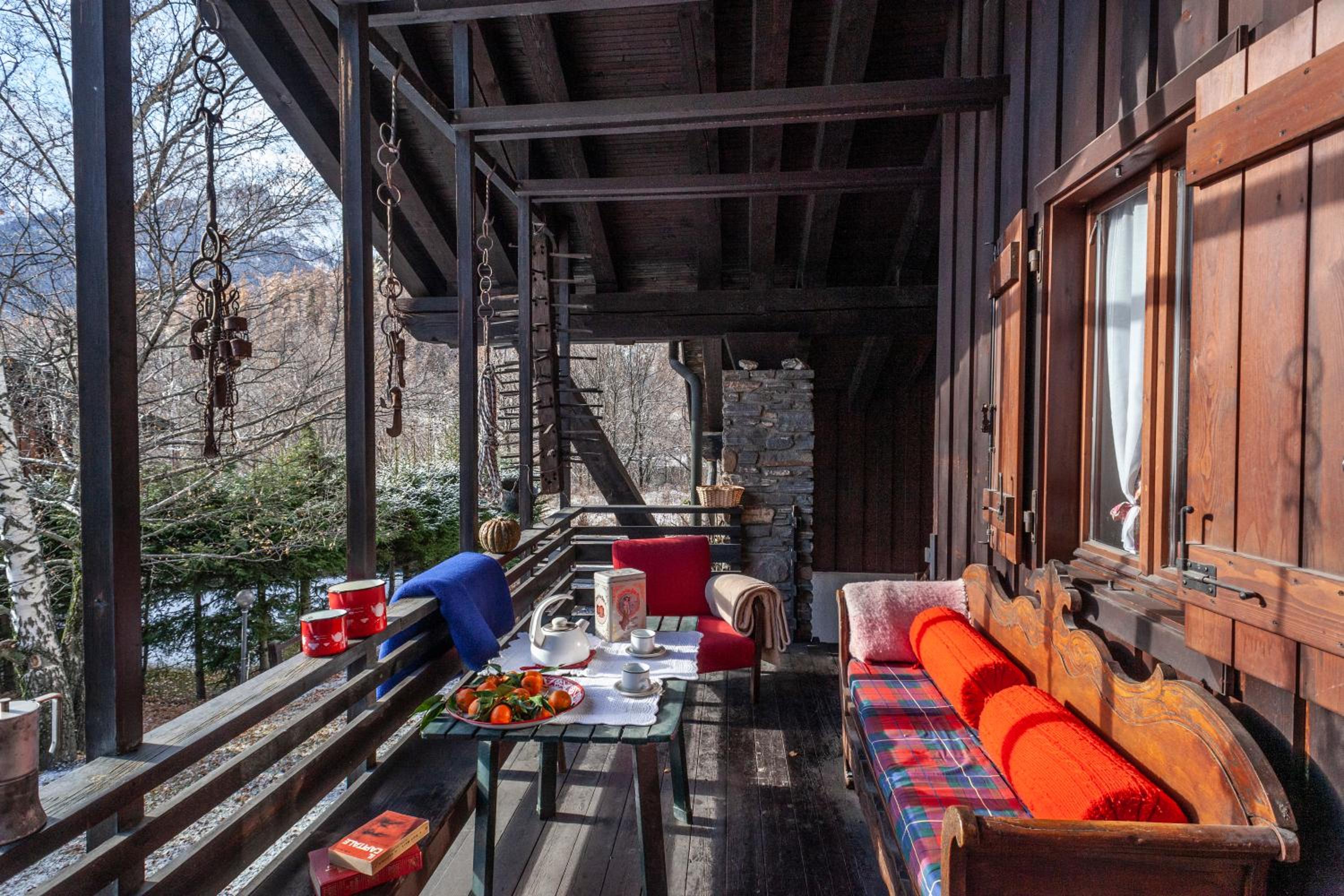 Spacious chalet low-cost for a group holiday view 3