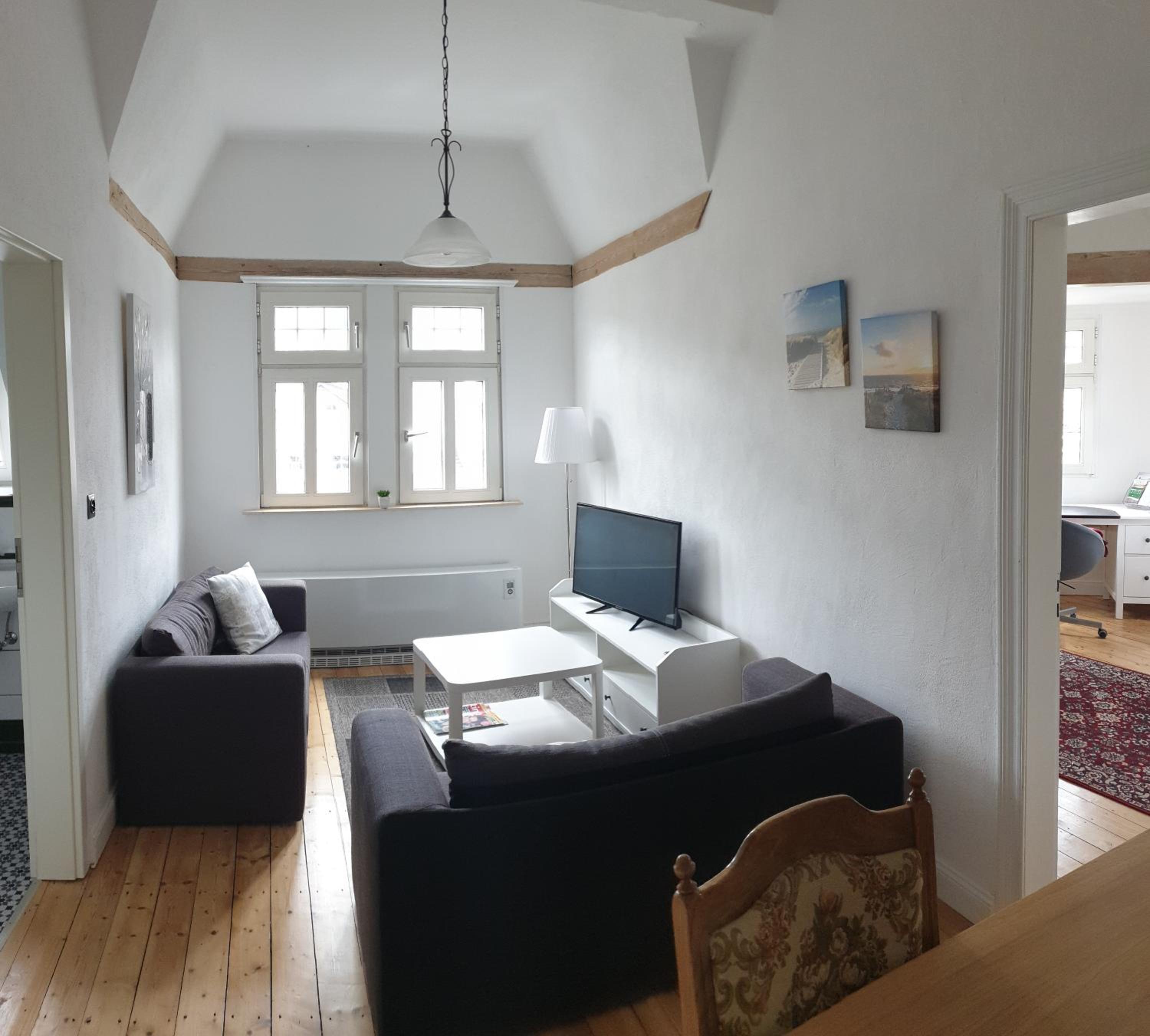 BG Living & Hosting - Stilvolles Jugendstilhaus am Marktplatz - Top-Lage im Zentrum