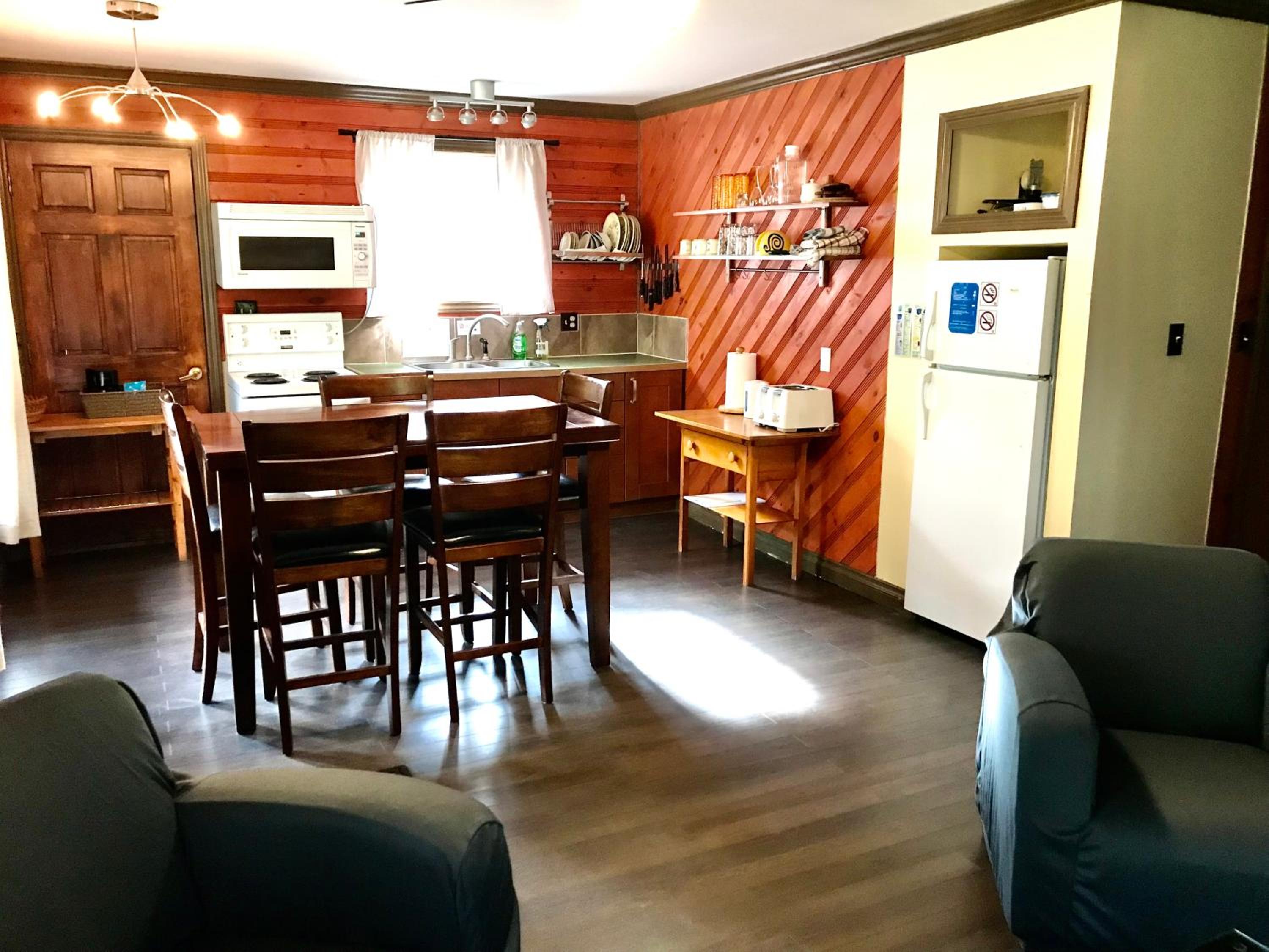 Hush Lodge and Cottages